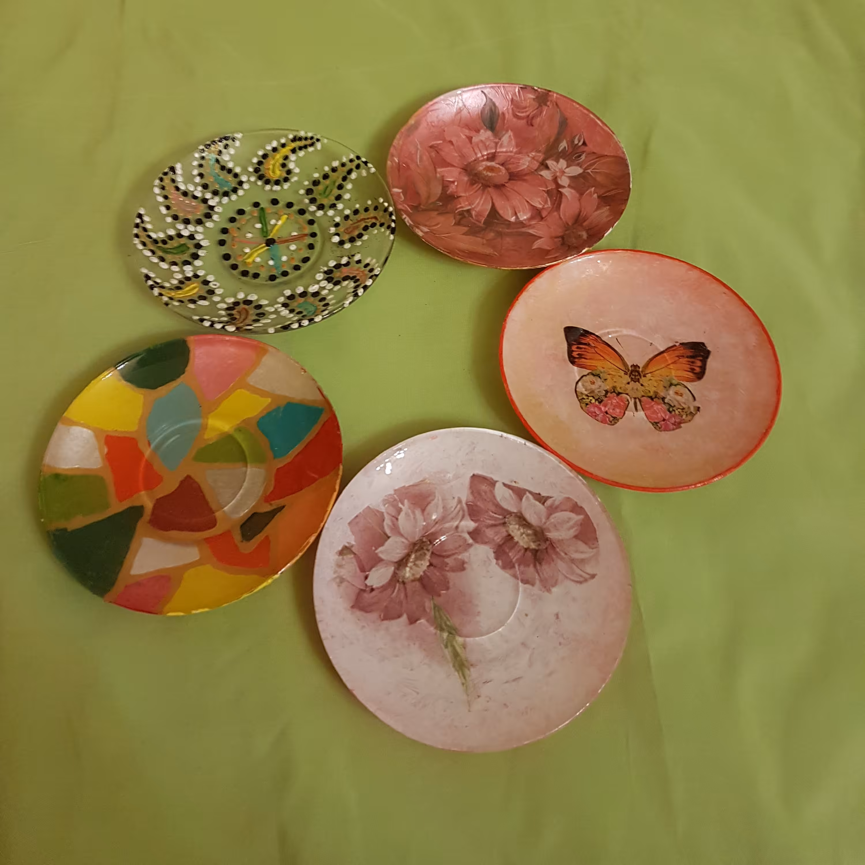 جاشمعی بلورین پتینه شده و نقطه کوبی شده