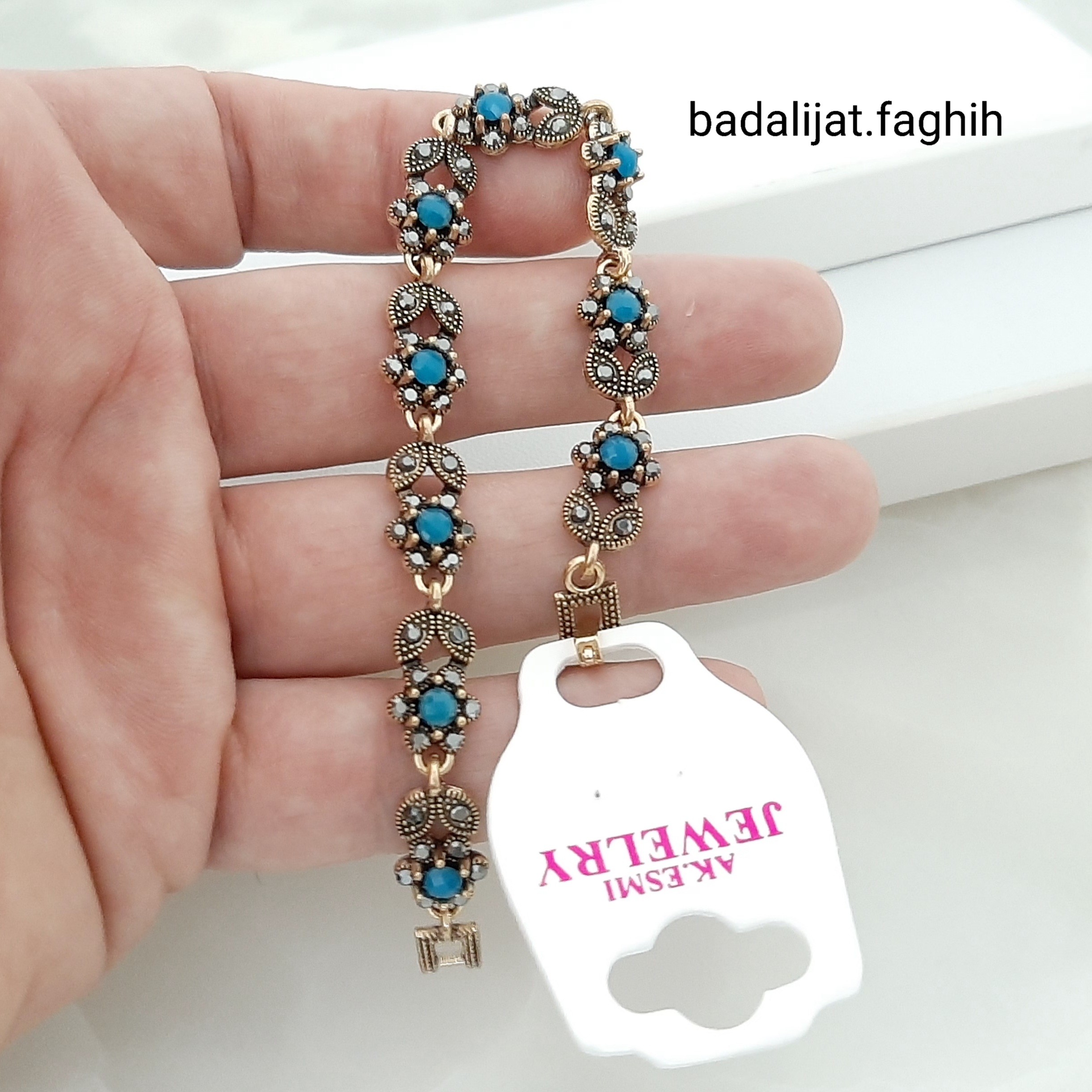 دستبند فیروزه فوق العاده شیک جنس وارداتی بسیار با کیفیت و کاملا رنگ ثابت 