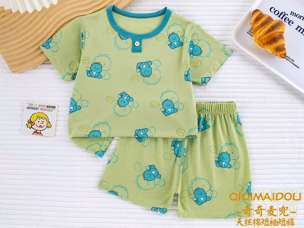 تیشرت و شلوارک راحتی سبز رنگ طرح دایناسور