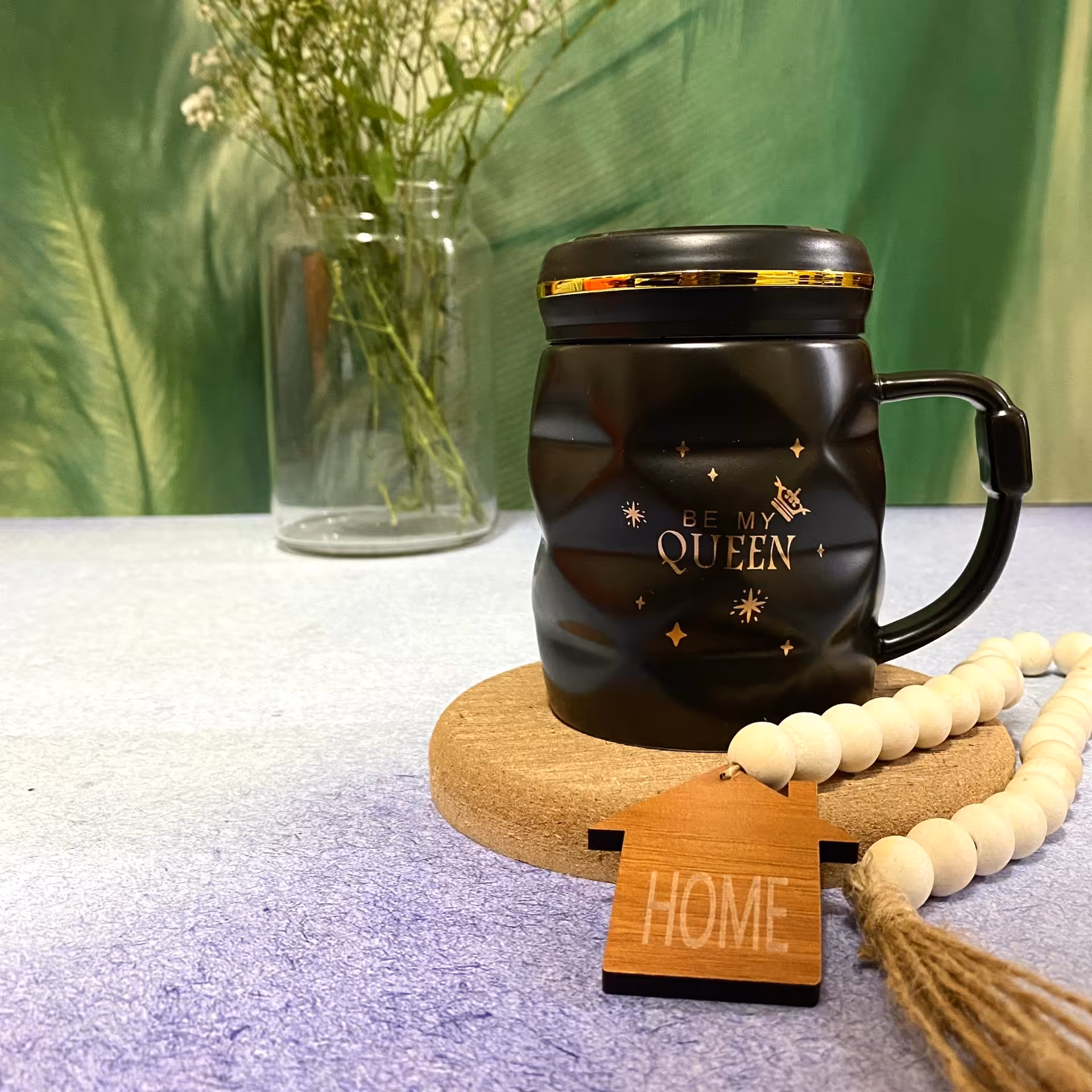 ماگ درب آینه ای طرح queen رنگ مشکی