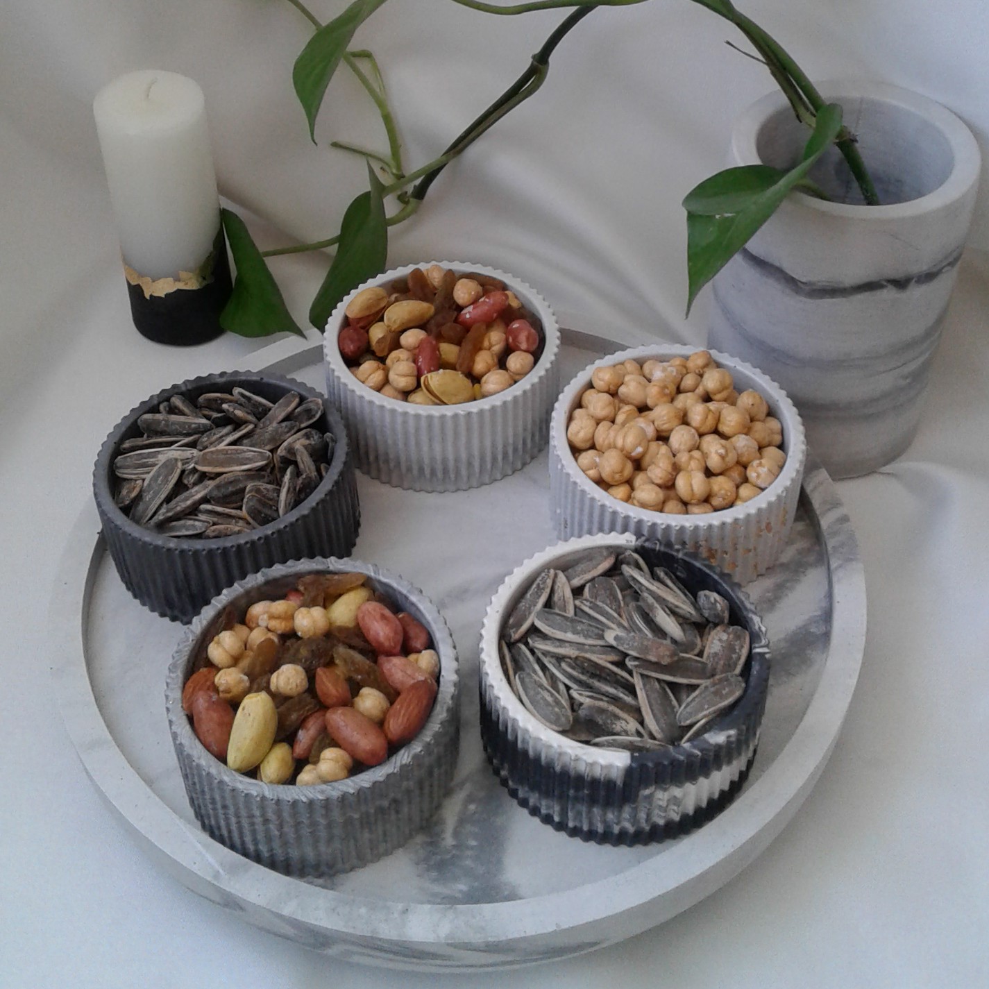 آجیل خوری همراه سینی در رنگ سفید طوسی