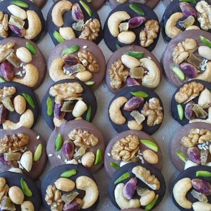 شکلات اجیلی (پس کرایه) 