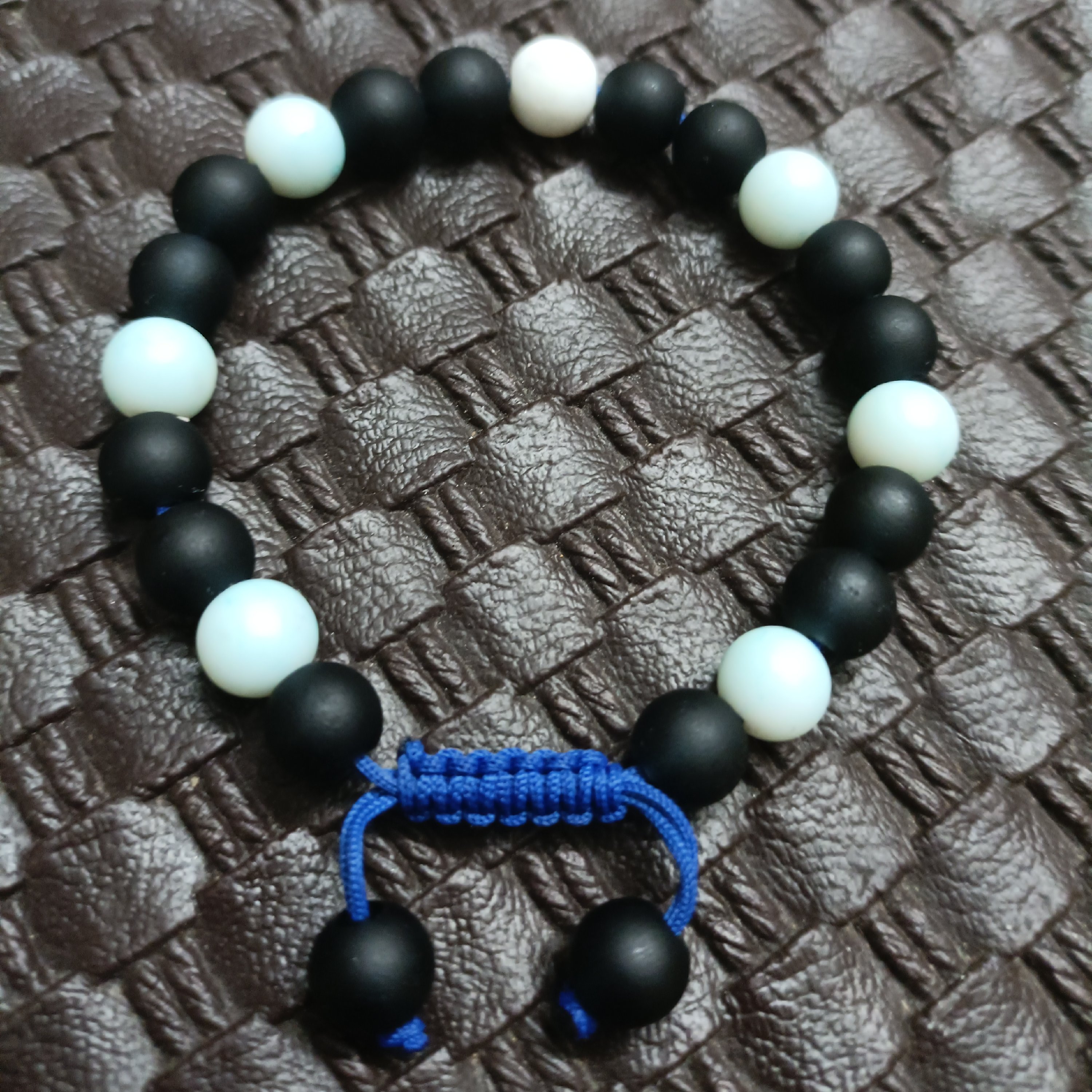 دستبند لاجوردی 