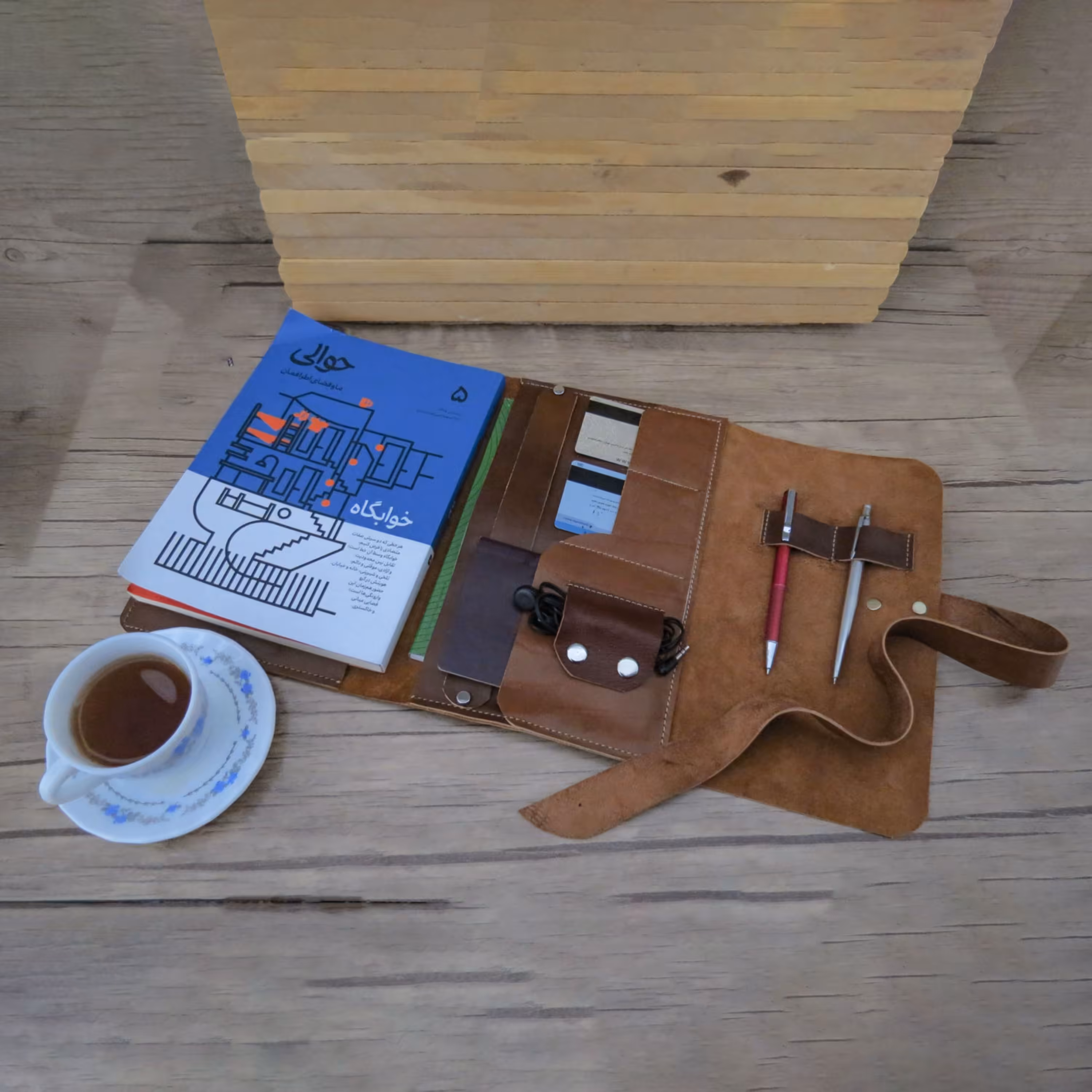 جلد چرمی تبلت و کتاب