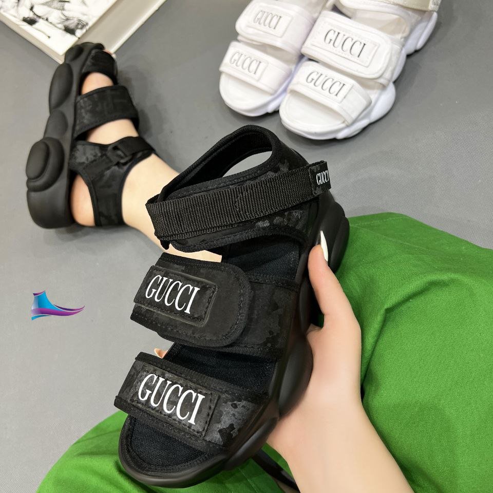 صندل شیک
کد 884 
قالب استاندارد 
مدل جدید 
پاخور عالی و شیک 
 
Size37ta40