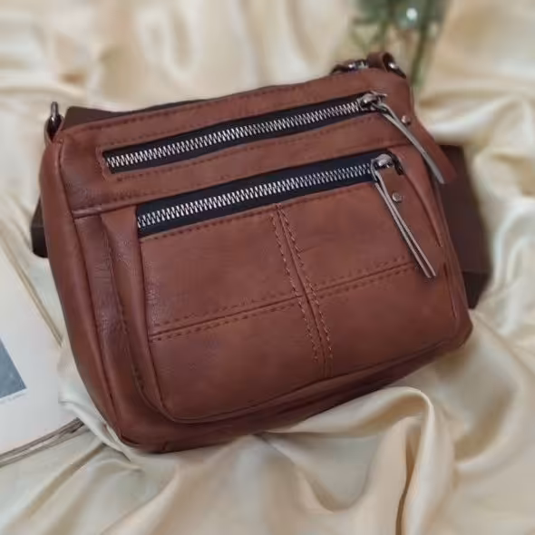 کیف زنانه و دخترانه پاسپورتی کد 853