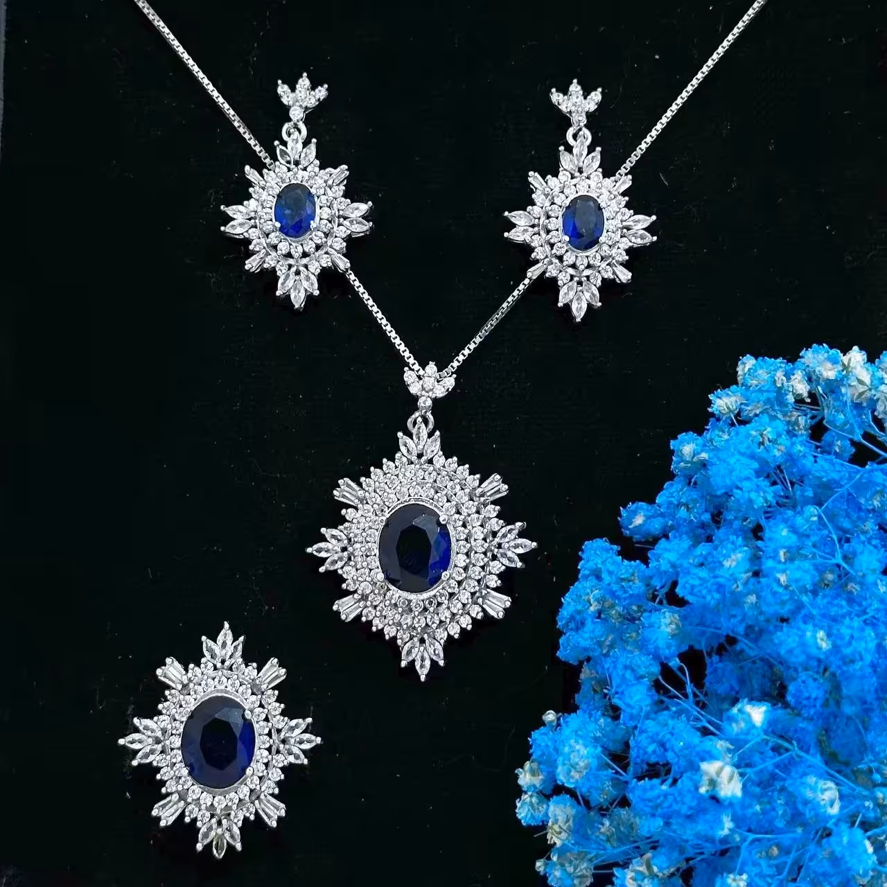 نیمست نقره جواهری یاقوت کبود کد 4009 (با عیار استاندارد نقره 925)