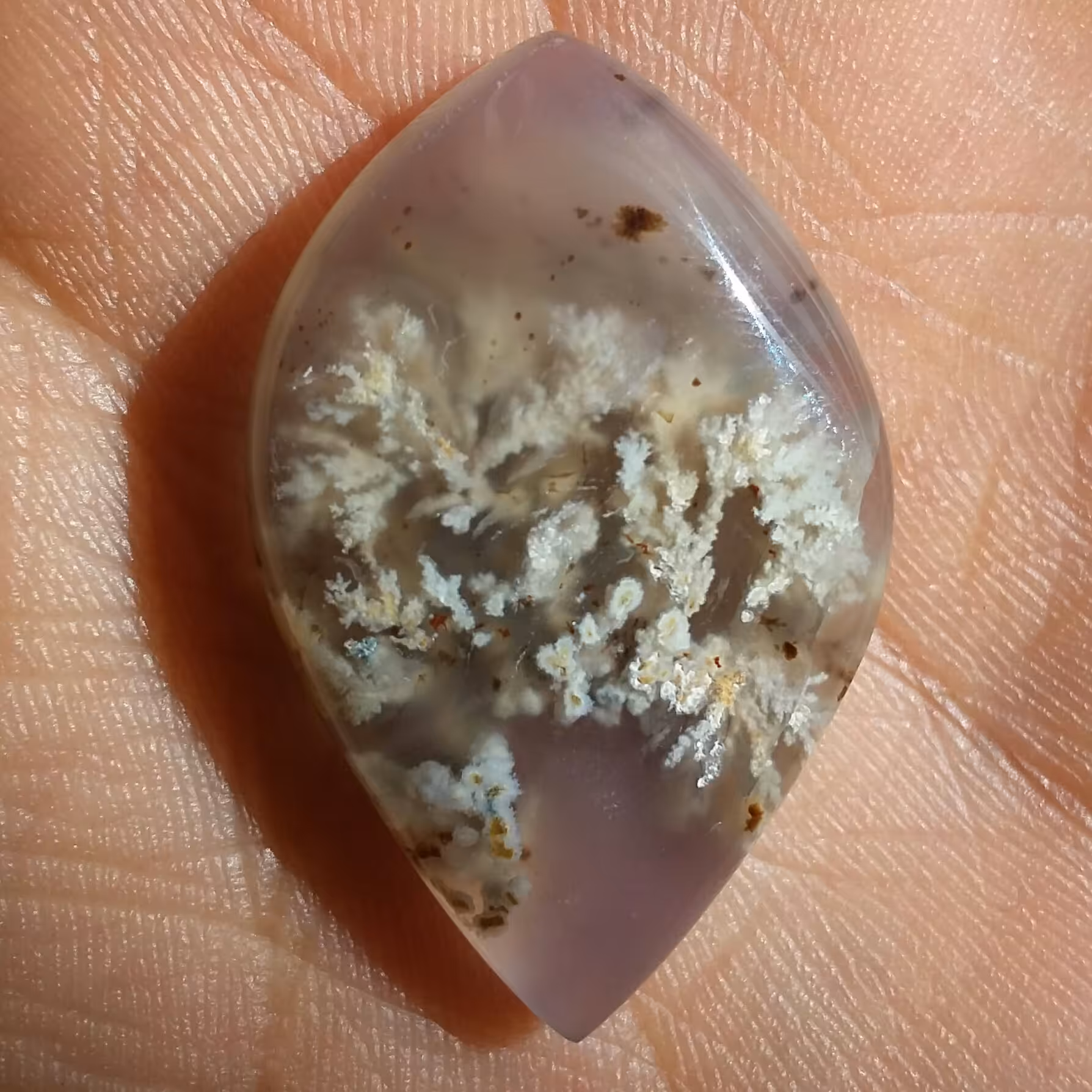 نگین شجر شکوفه محشر تراش فانتزی با درخت های بسیار واضح و خوش رنگ شاااهکار خلقت و تکرار نشدنی پولیش آینه ای
بی نظیر