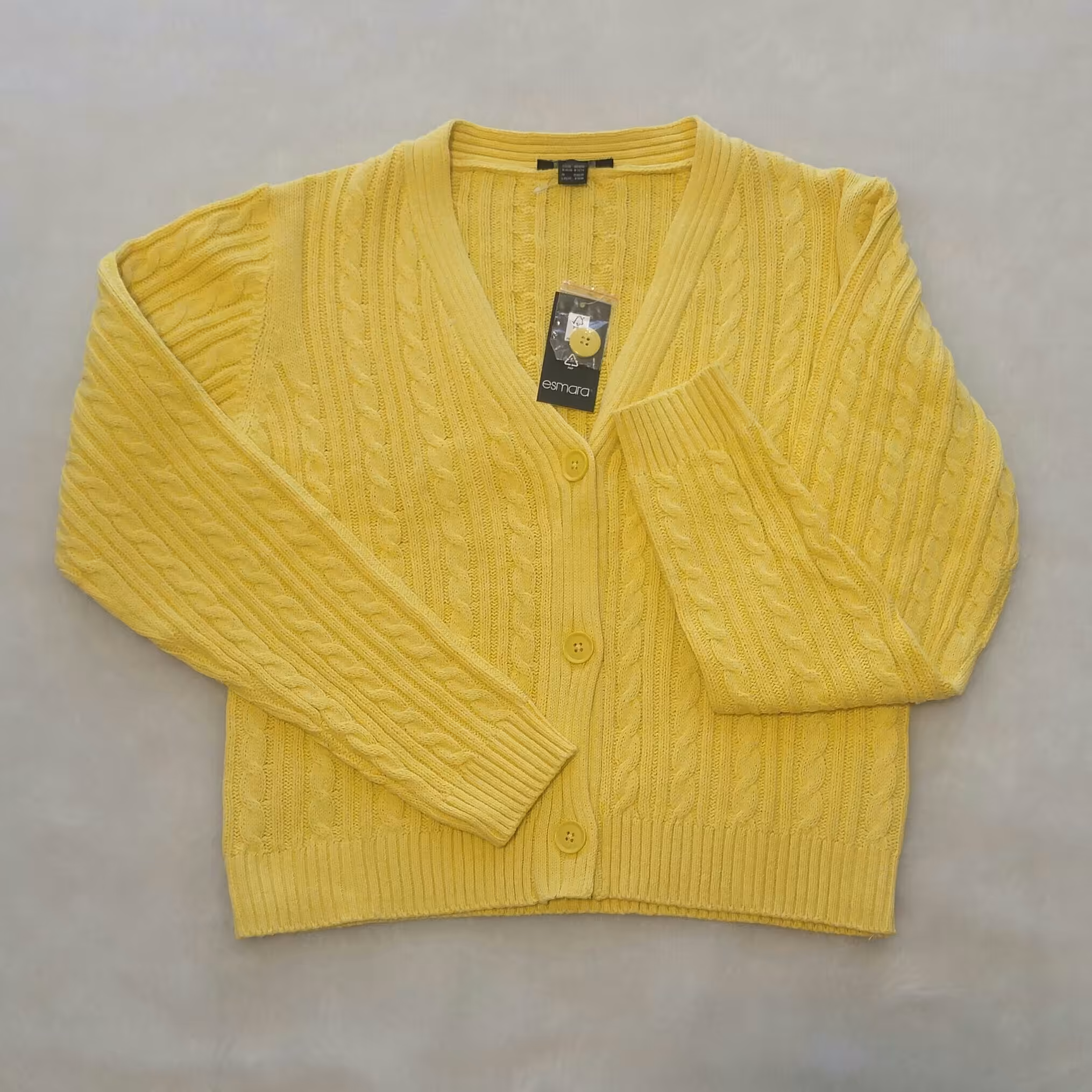 ژاکت جلو باز 20 گرم. رنگ لیمویی. برند اسمارا. المانی سایز 40 تا 42