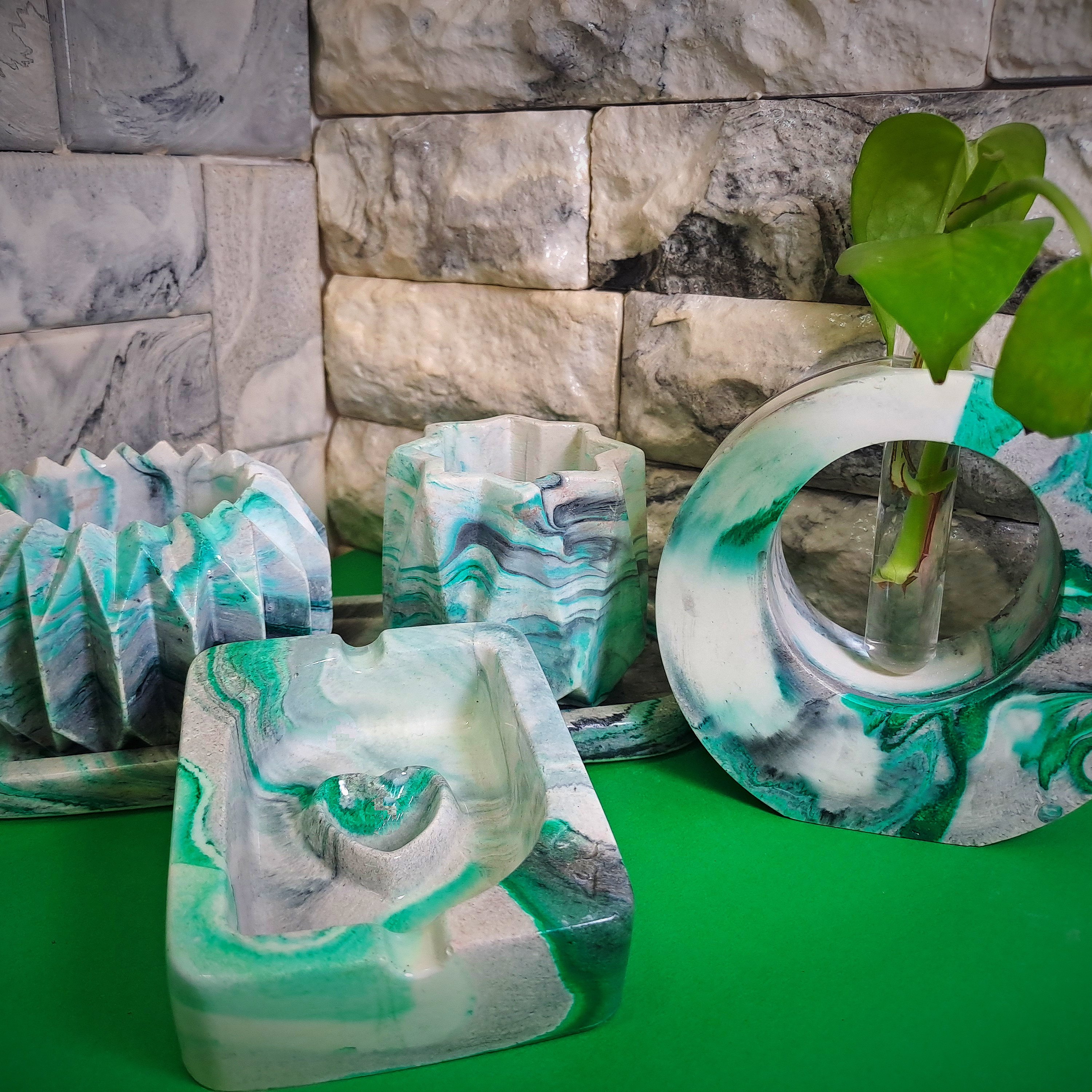 ست گلدان و گلجا‌‌ی و زیرسیگاری دل                 