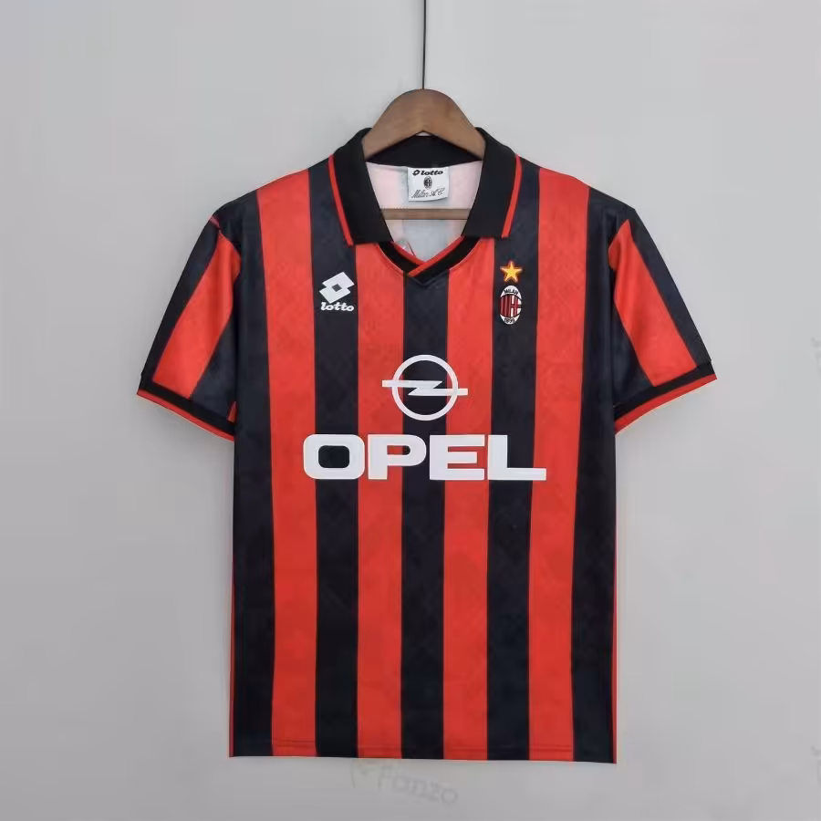 لباس کلاسیک میلان 1996-1995