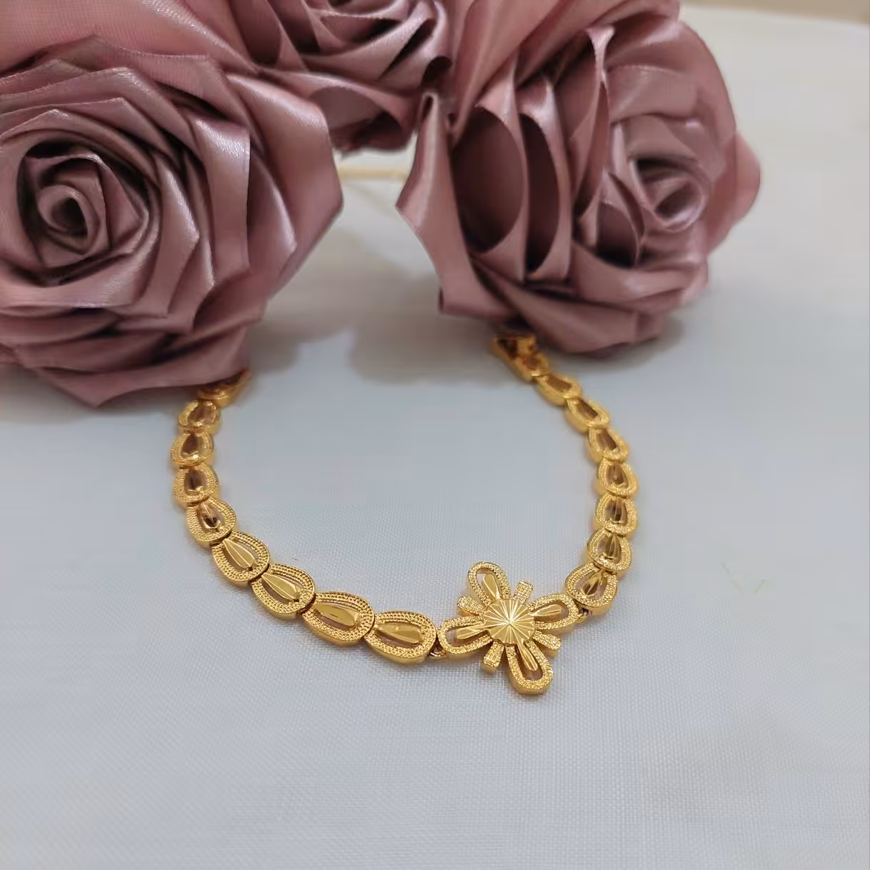 دستبند فوق العاده با کیفیت با روکش اب طلا با طلا مو نمیزنه 