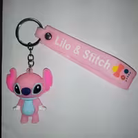 دسته کلید جا سوییچی فانتزی رنگ صورتی طرح لیلو و اسنیچ