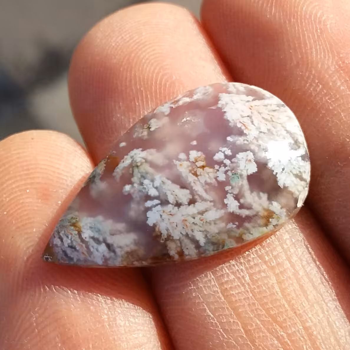 نگین شجر شکوفه هفت رنگ زمینه سوسنی با شجر های واضح و بسیار زیبا تراش فانتزی کد 10165