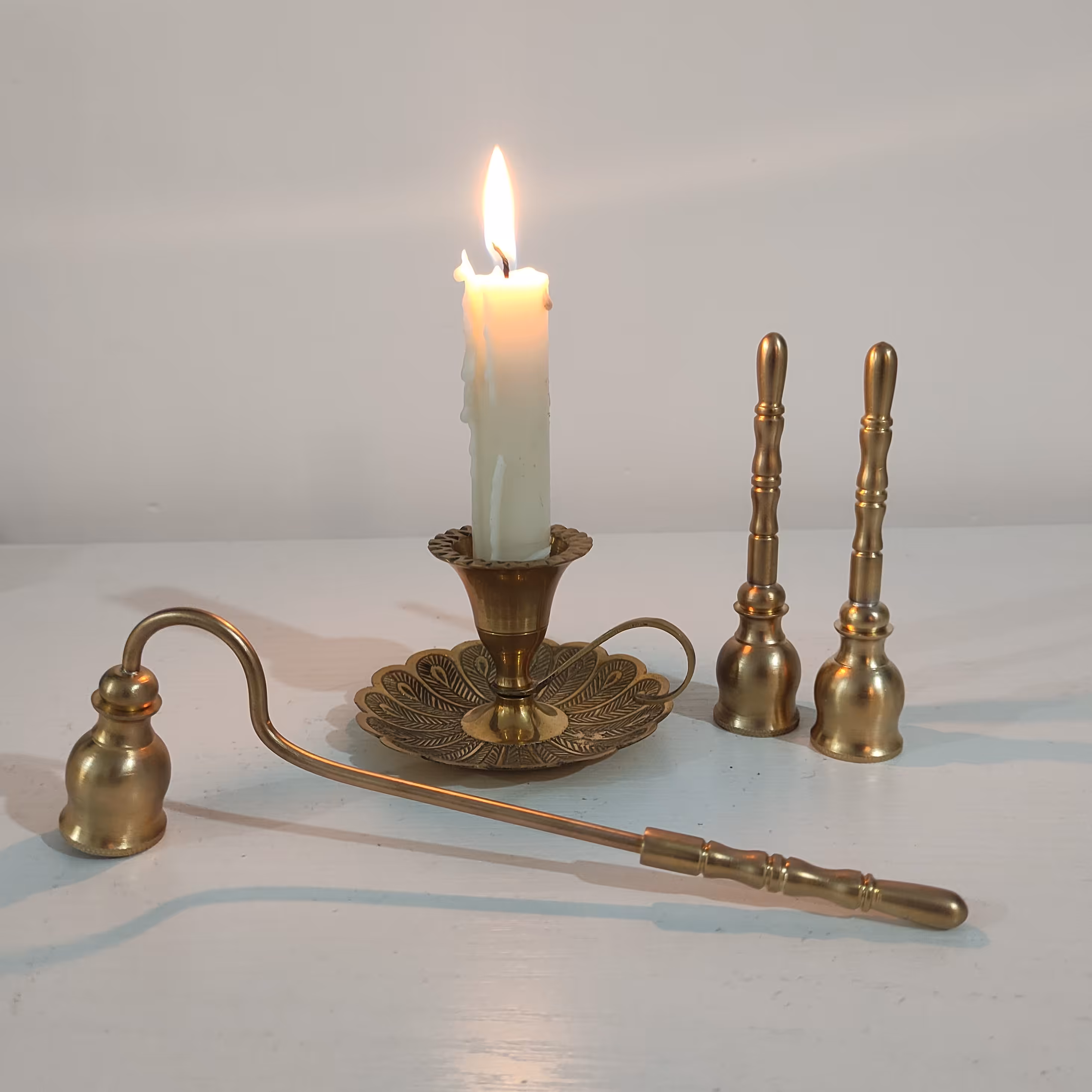 اسنوفر (شمع خاموش کن) برنجی طرح لاله 