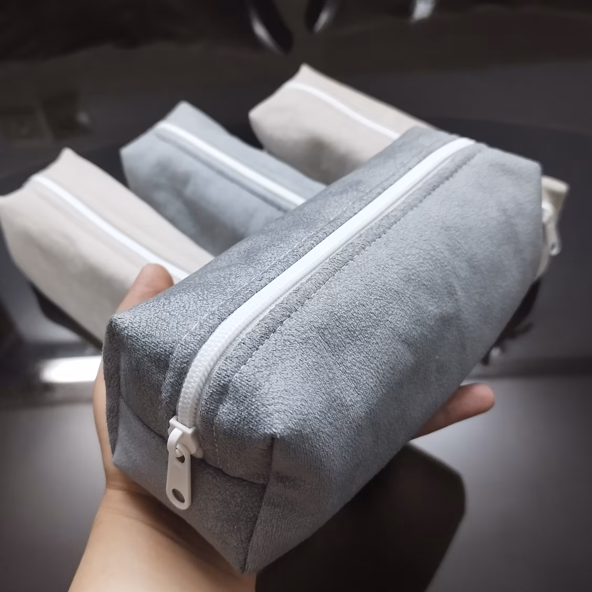 جامدادی همه کاره .سبک و جادار .جنس پارچه مخمل درجه یک