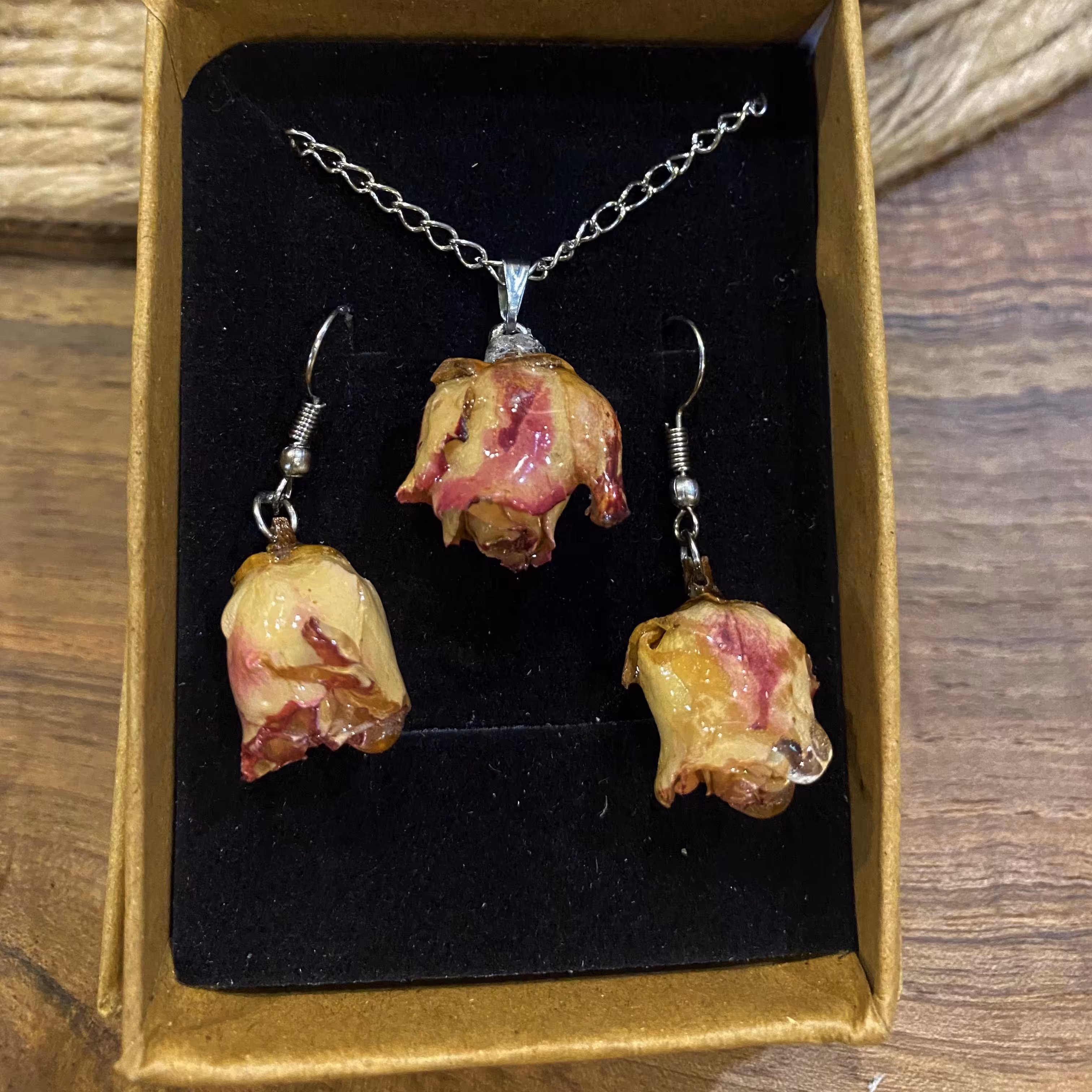 نیم ست رزینی گل طبیعی