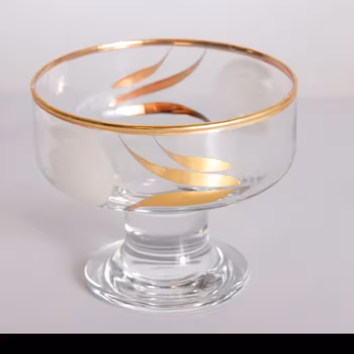 بستنی خوری لب طلا آیس ویل.تراش خورده