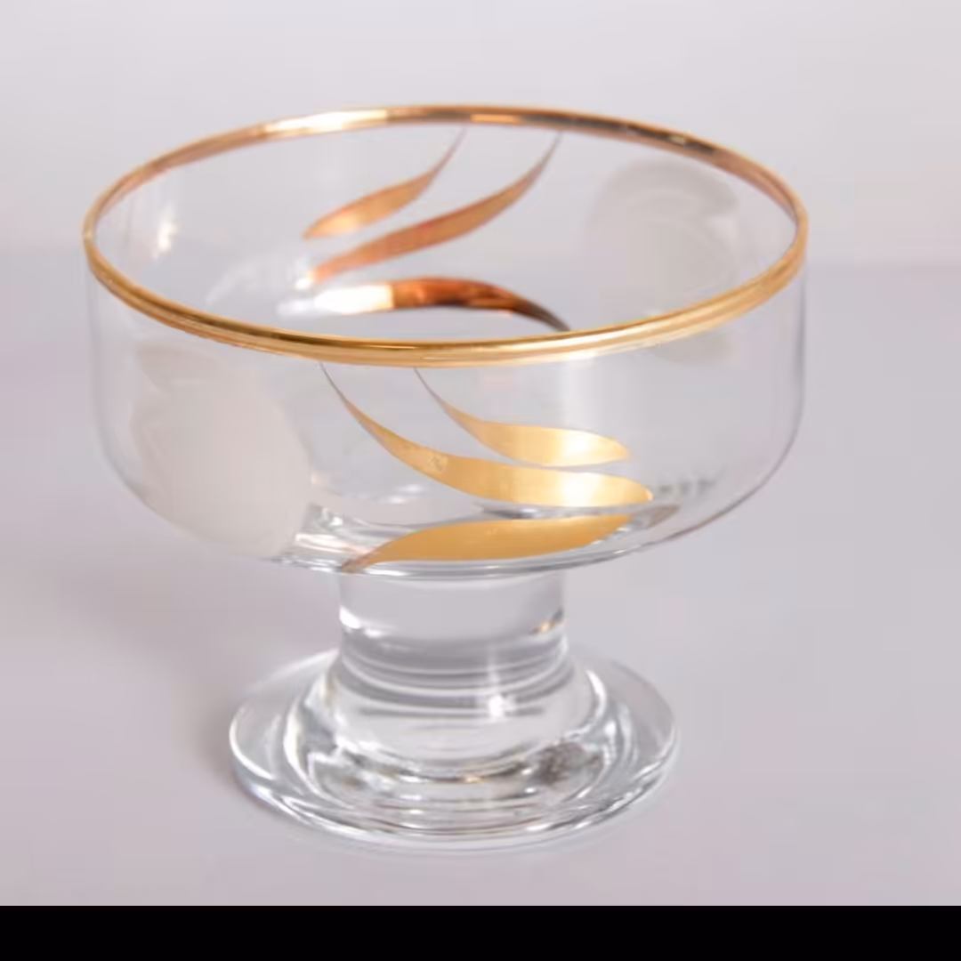 بستنی خوری لب طلا آیس ویل.تراش خورده