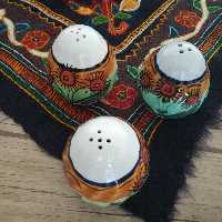 نمکدان 3 تایی چینی سنتی میبد گل و مرغ رنگی
