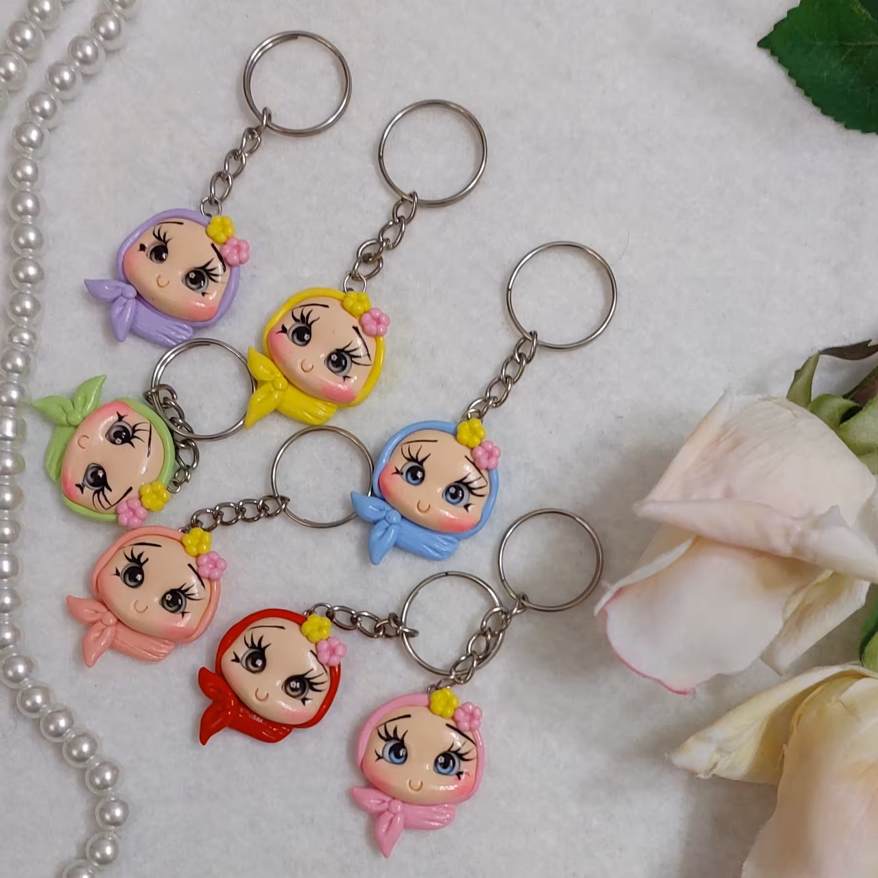 پک هدیه 30 عدد آویز کیف مدرسه عروسک جاکلیدی دخترانه حجاب گیفت سرکلیدی دخترانه برای کودکان جاسوئیچی جاسوییچی مذهبی