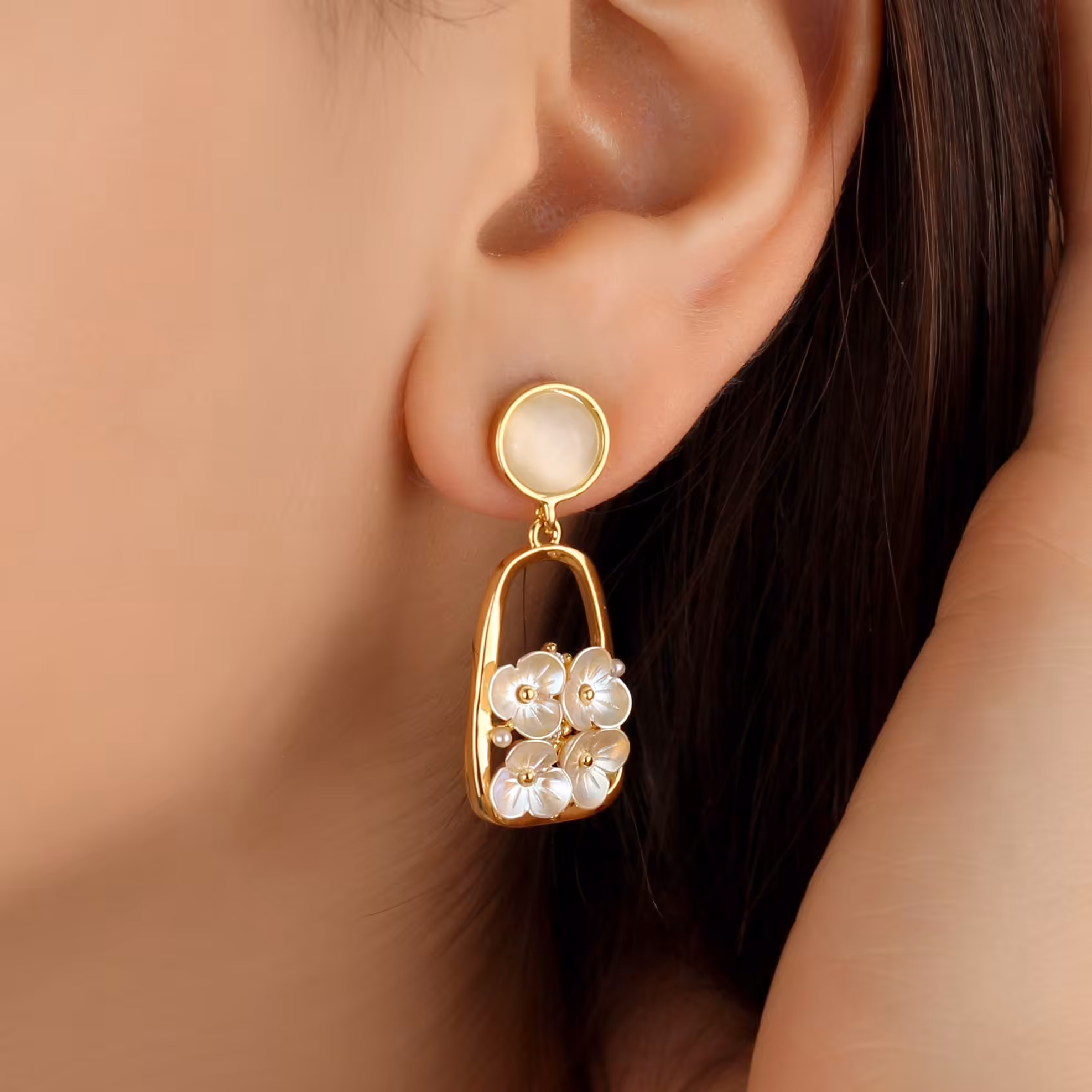 گوشواره میخی کره ای مدل گل AAC-190