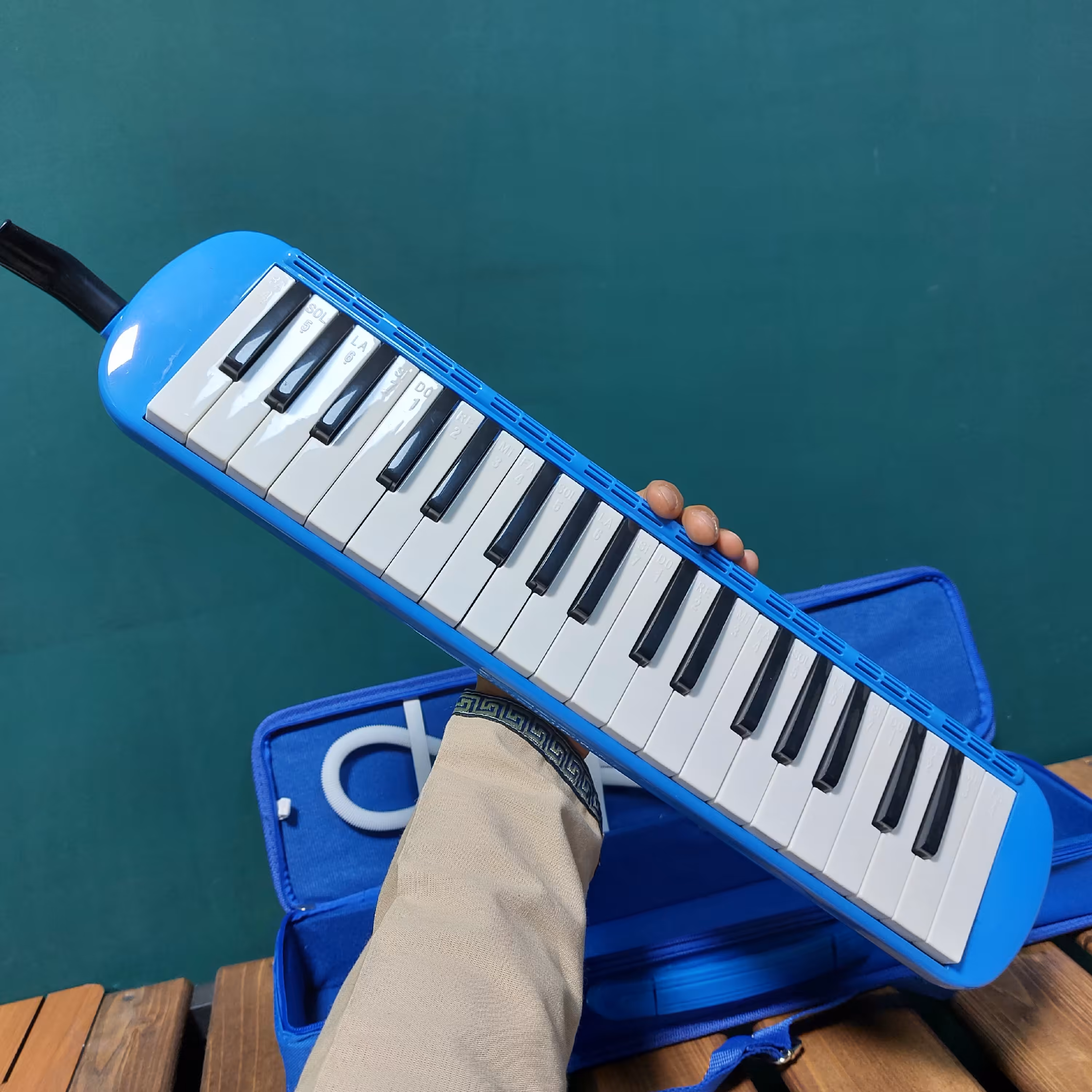 ملودیکا 37 کلید