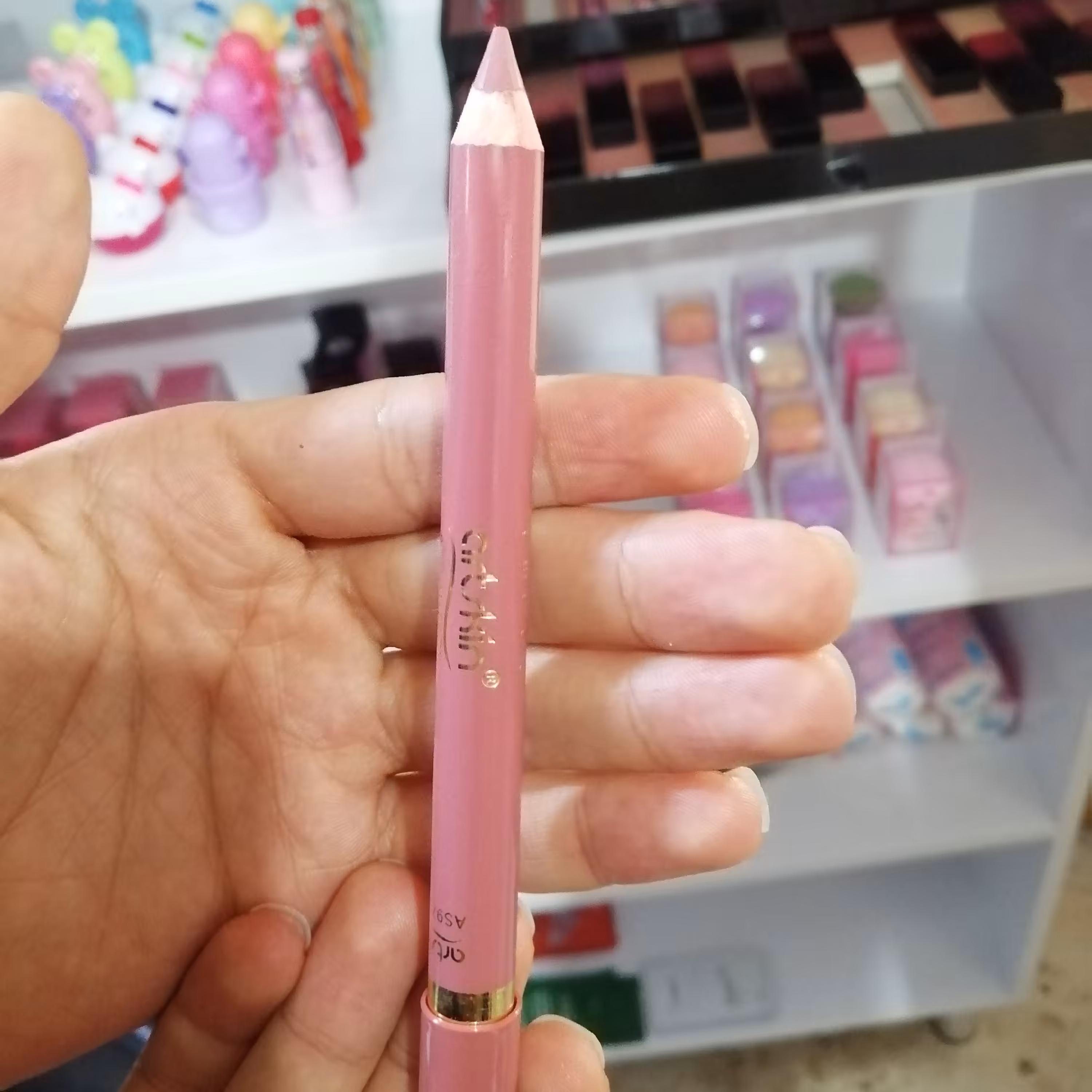 رژ لب مدادی آرت اسکین شماره 04