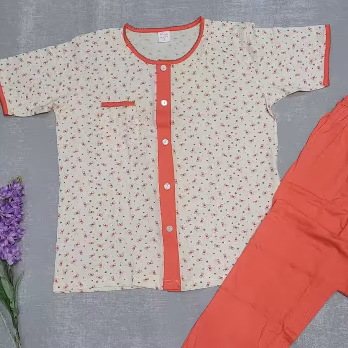 بلوز و شلوار طرح پاپیونی  آستین کوتاه شلوار ساده نخ پنیه سایز یک رنگ گلبه ای  