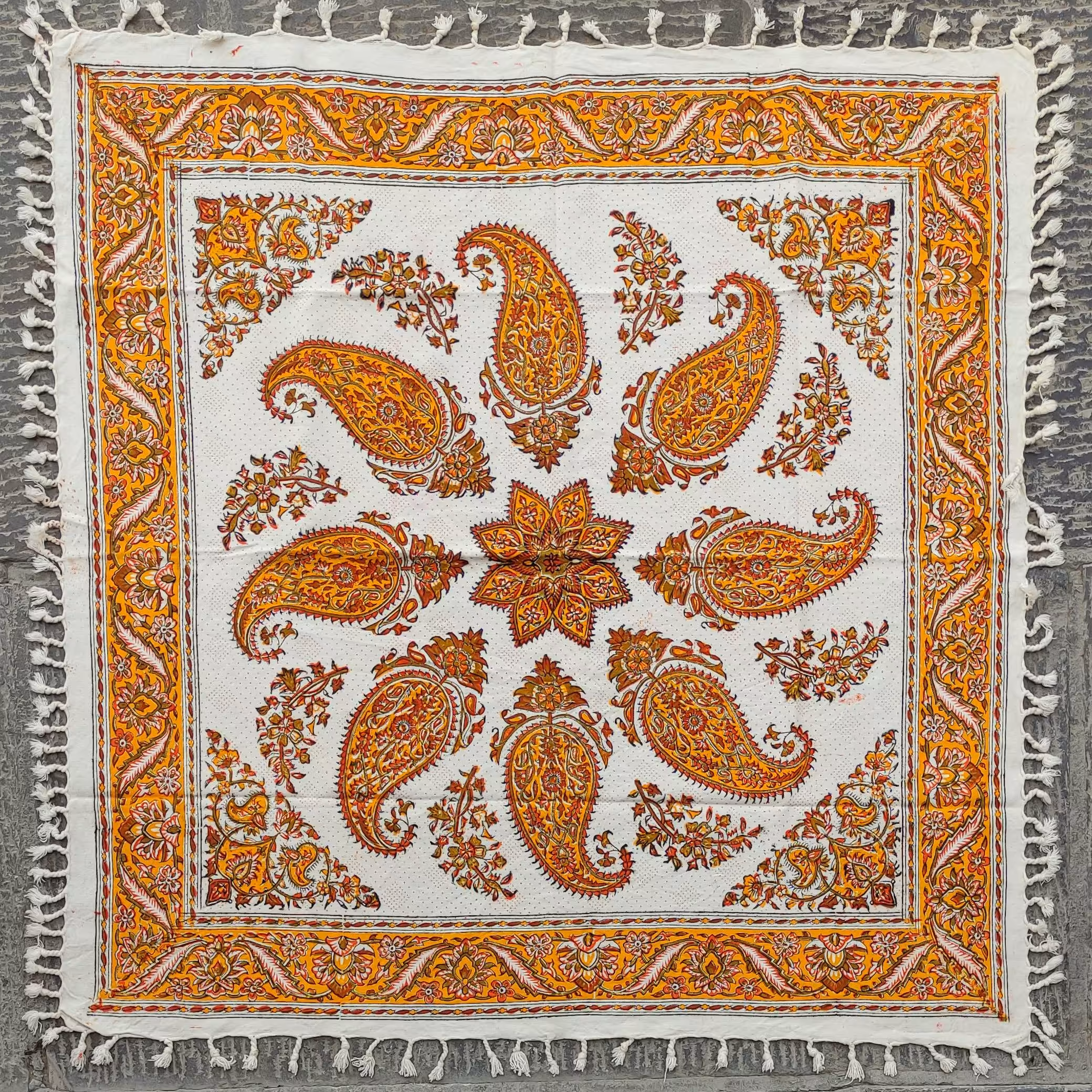 رومیزی قلمکار(طرح بوته تنبل)