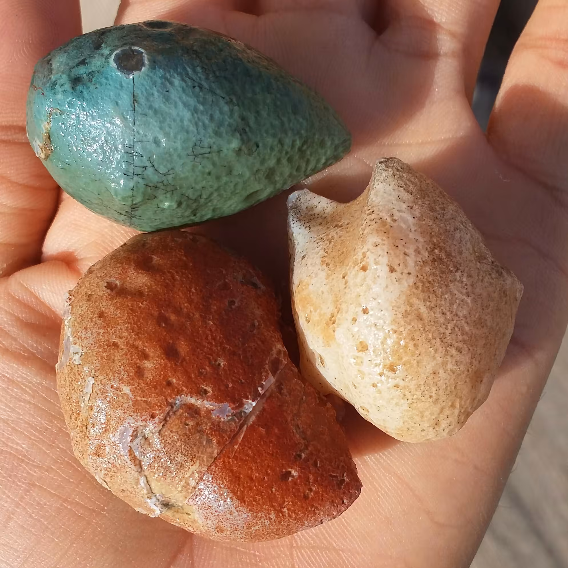 مجموعه 3 عددی سنگ راف خام عقیق برش نخورده 100 در 100 طبیعی سرشار از خواص شاهکار خلقت با قابلیت ساخت چند نگین
کد 10256
