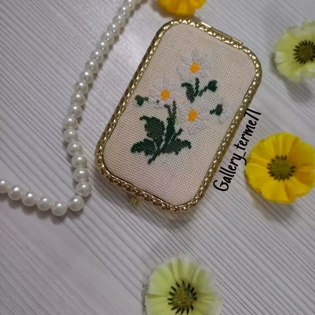 آینه شماره دوزی شده 