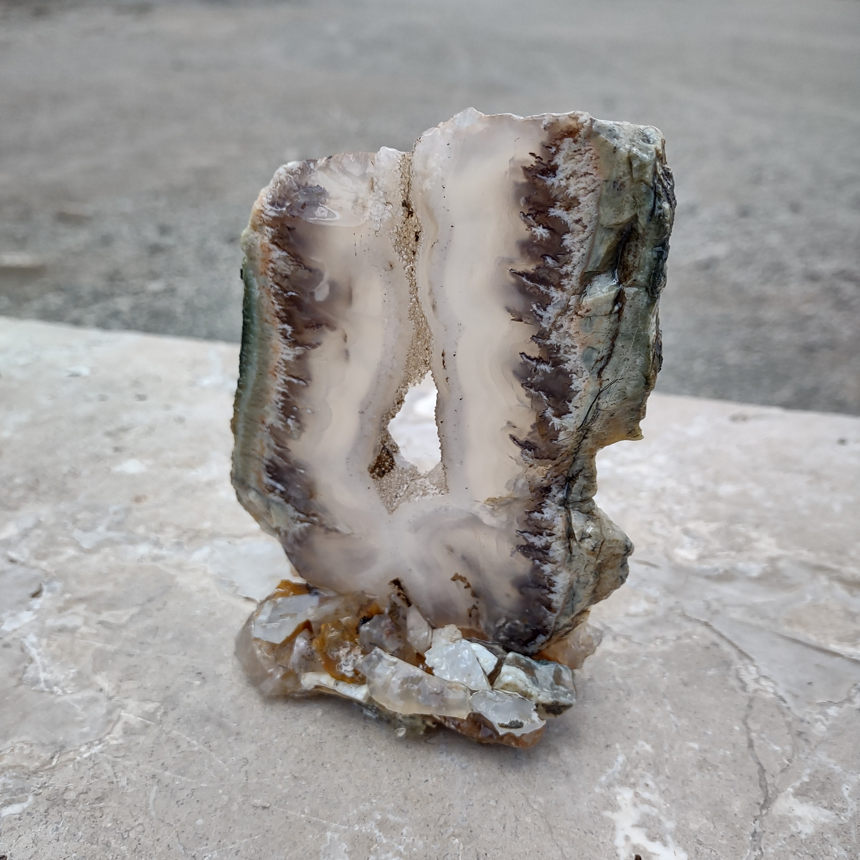 استند عقیق1