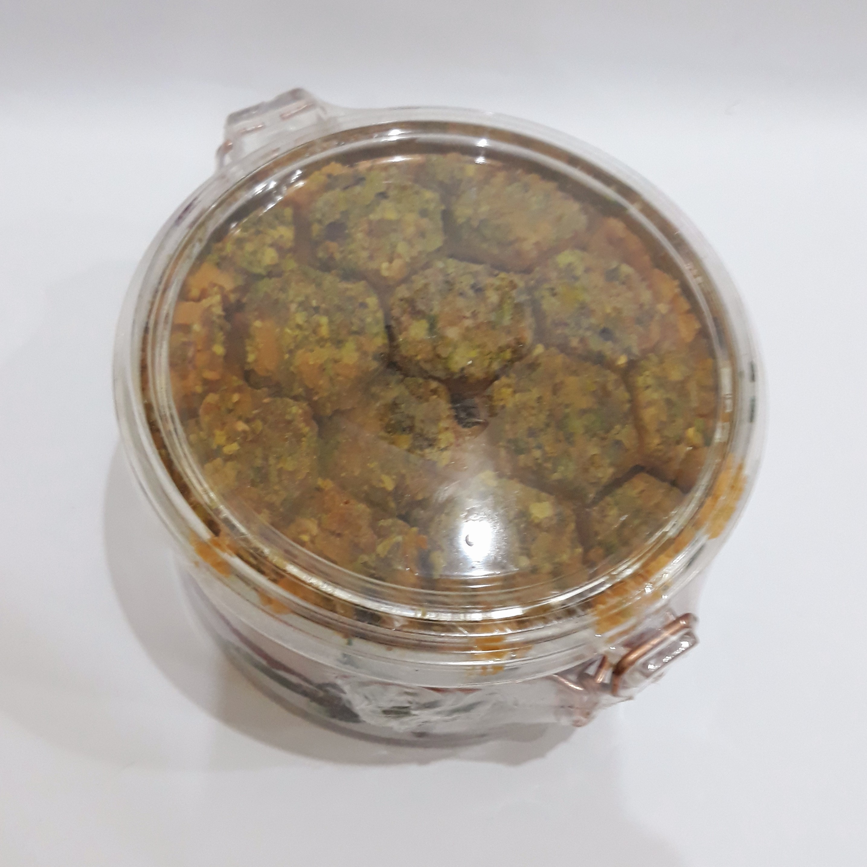 سوهان مخصوص حبه ای مخلوط کره ای با مغز پسته درب قفلی (400 گرمی)
