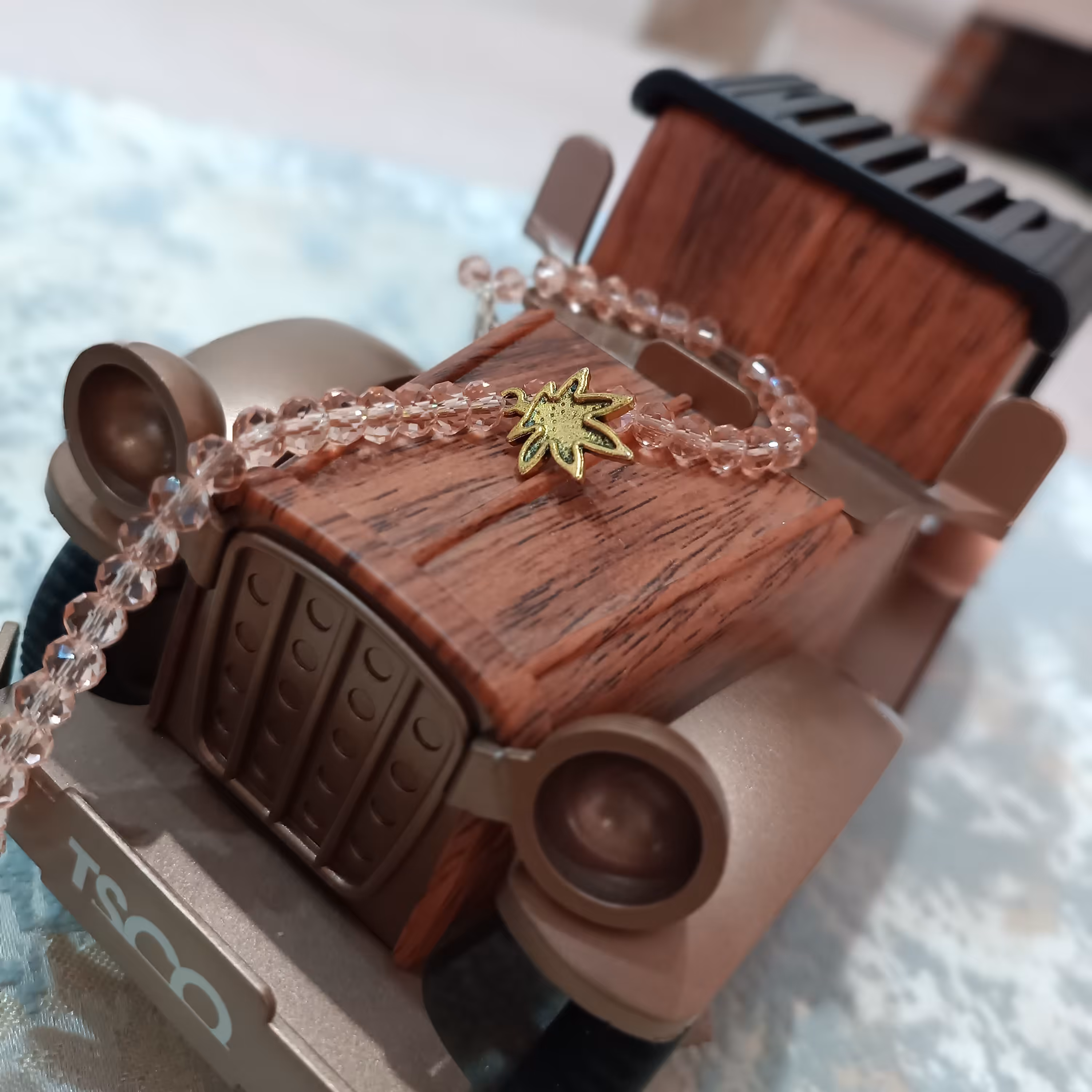 دستبند با پلاک برگ