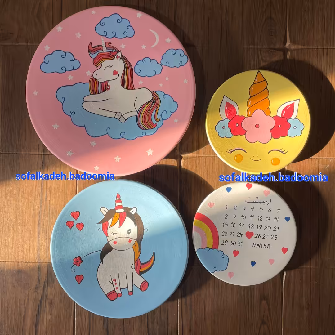 دیوارکوب  4تکه  سفالی  طرح اسب تک شاخ  تقویمی اتاق کودک