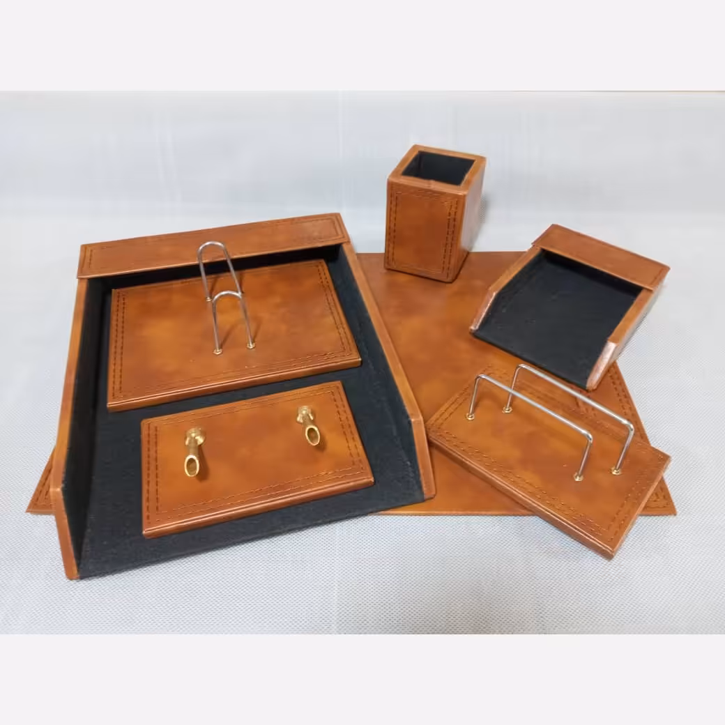 ست رومیزی اداری چرم 7تیکه چرم  ابرو بادی . ارسالی با (چاپار یا تیپاکس پس کرایه 