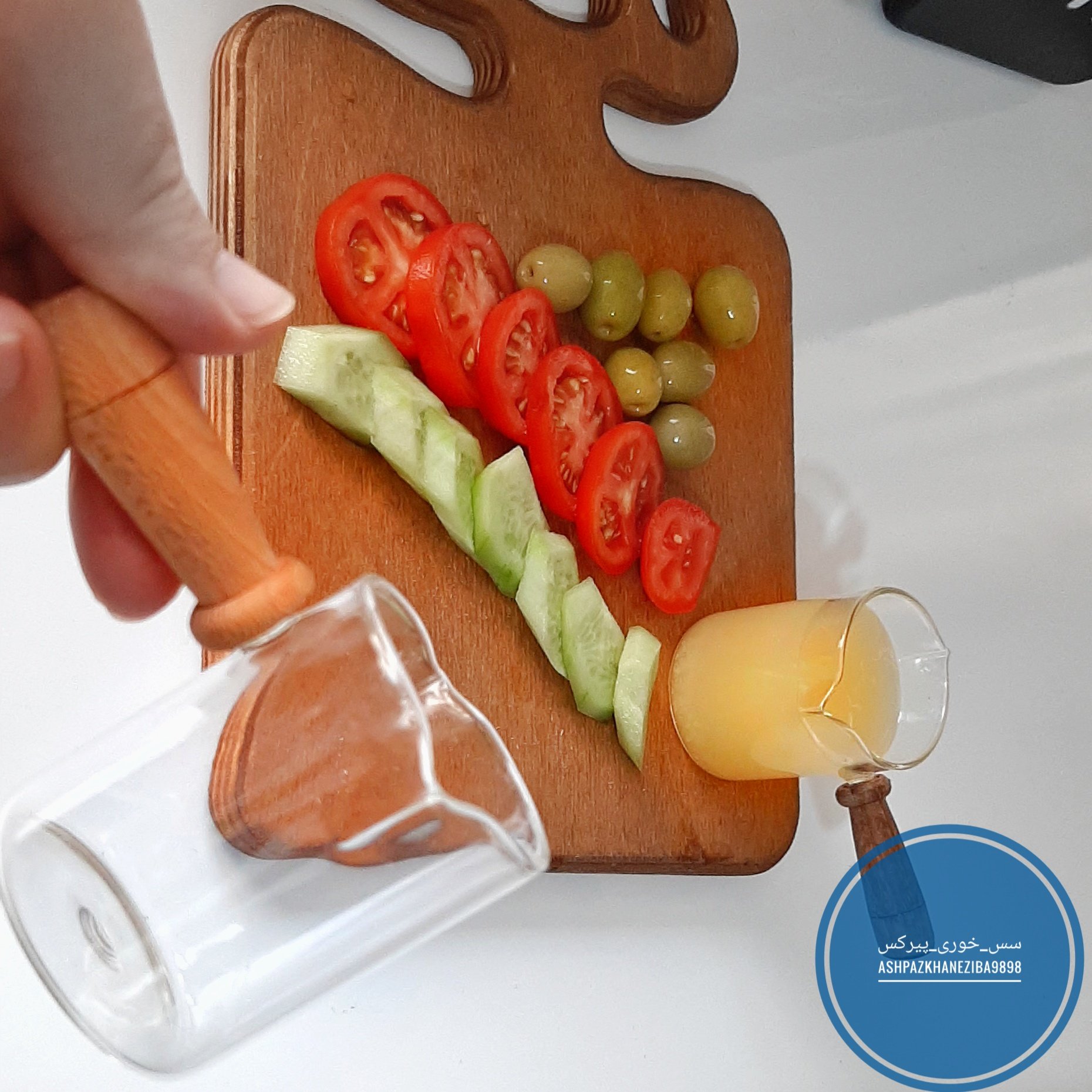 سس خوری شیشه ای دسته چوبی