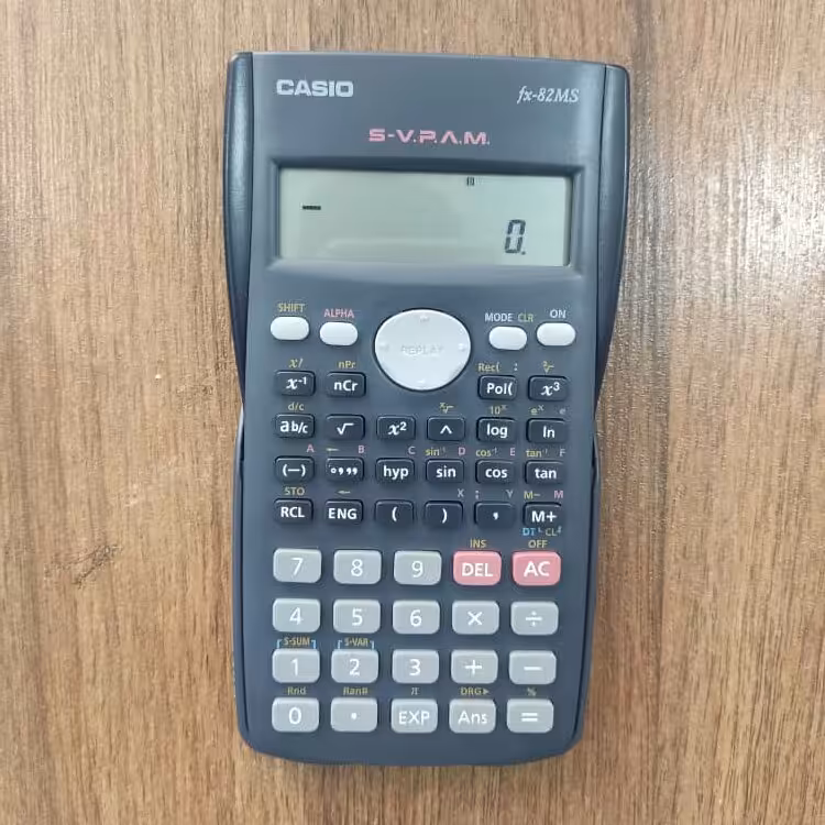 ماشین حساب مهندسی اصلی casio مدل FX-82MS