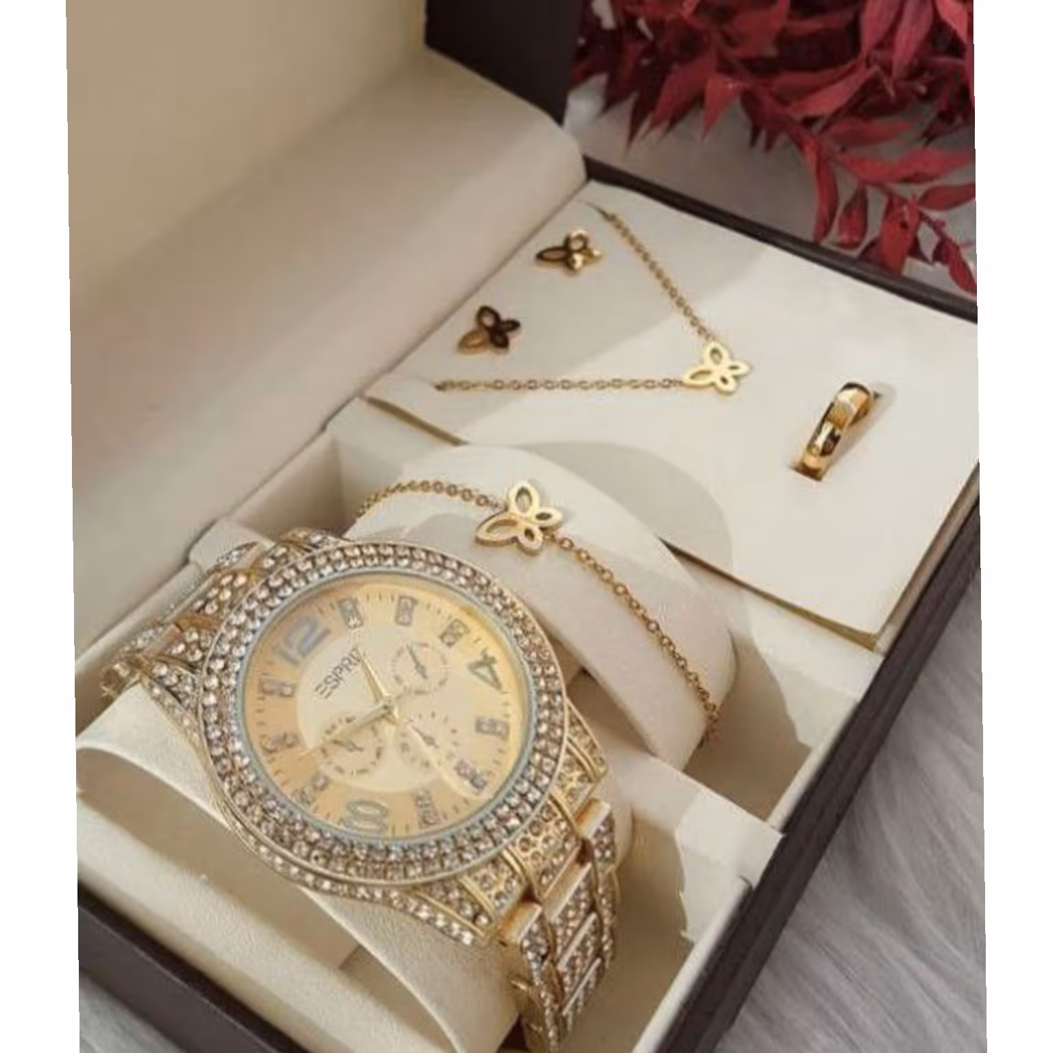 ست ساعت مچی زنانه و دستبند ونیم ست رنگ ثابت کیفیت عالی ارسال رایگان