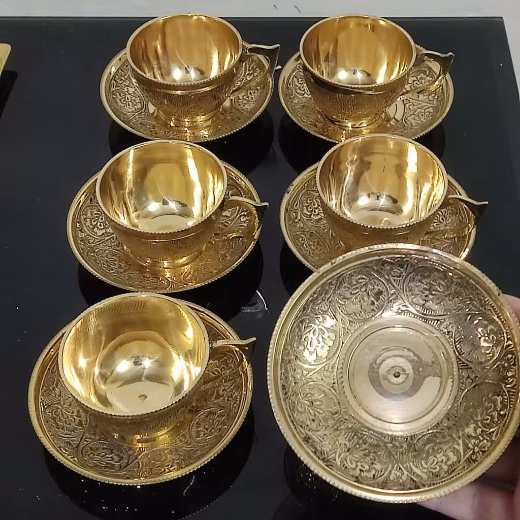 فنجان برنجی نعلبکی برنجی سرویس برنجی6عددی هندی بسیار باکیفیت وفوق زیبا وسنگین