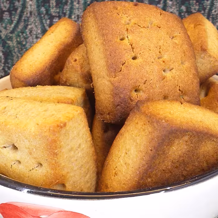 کلوچه سالم(ارد گندم آرد جو روغن آفتابگردان خالص شکر قهوه ای ) تولید خانه احسان کاشمر 