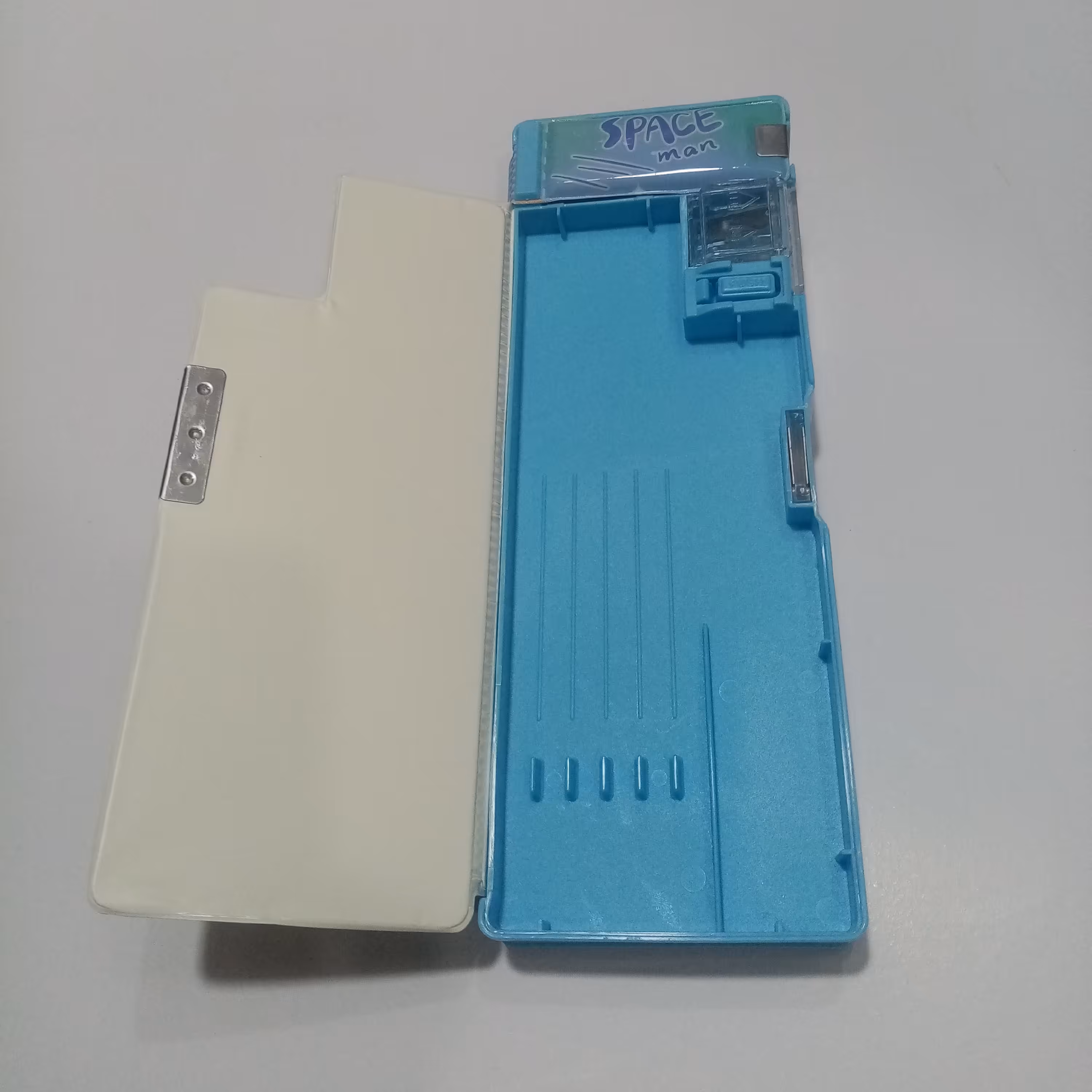 جامدادی مغناطیسی فلزی اعلا طرح فضانورد به رنگ آبی روشن 