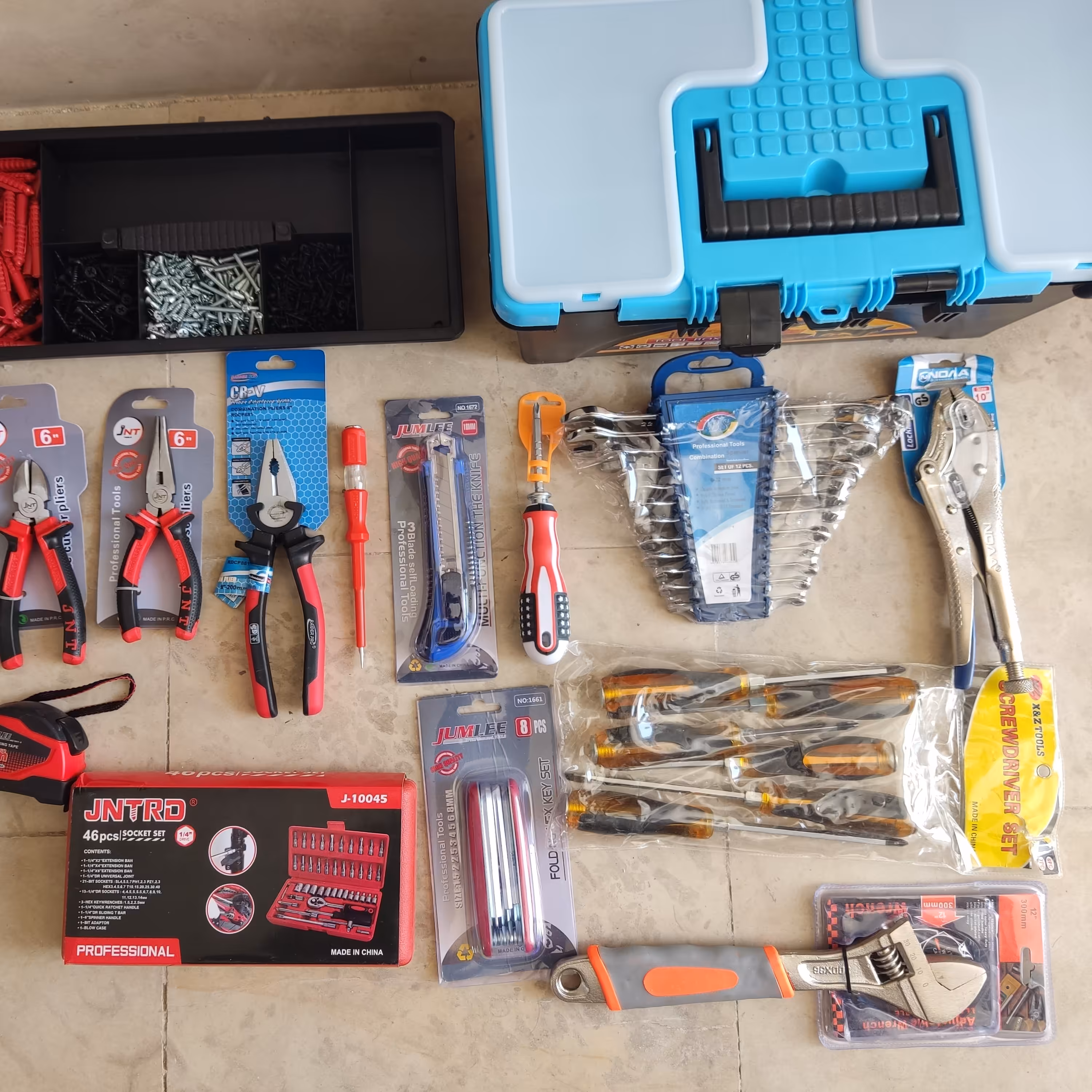 جعبه ابزار به همراه ابزارهای ضروری با کیفیت و قیمت استثنایی