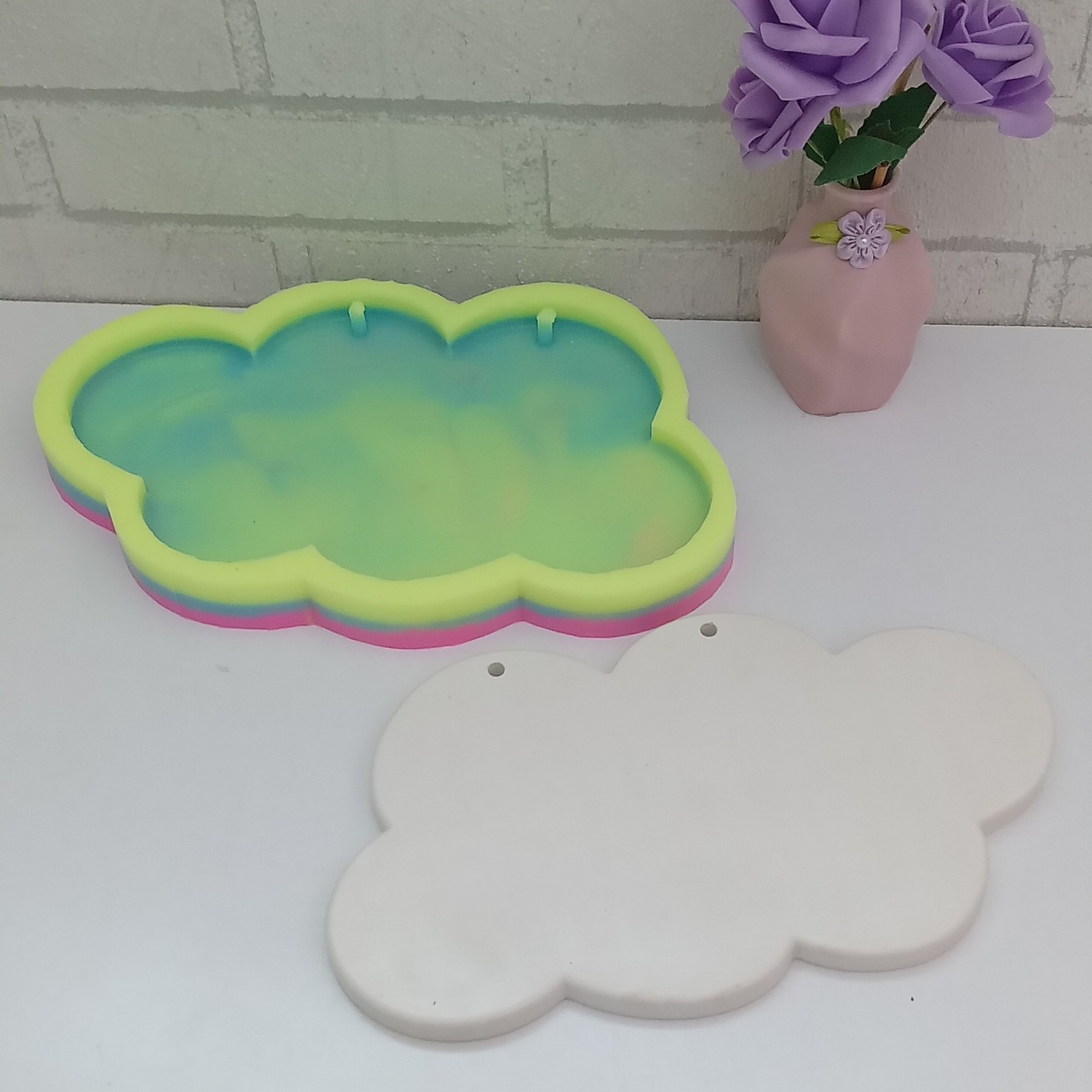 قالب سیلیکونی کفی ابر  ساخته شده با بهترین سیلیکون موجود در بازار و با دستگاه  حبابگیری شده و کاملا صاف و بدون حباب 