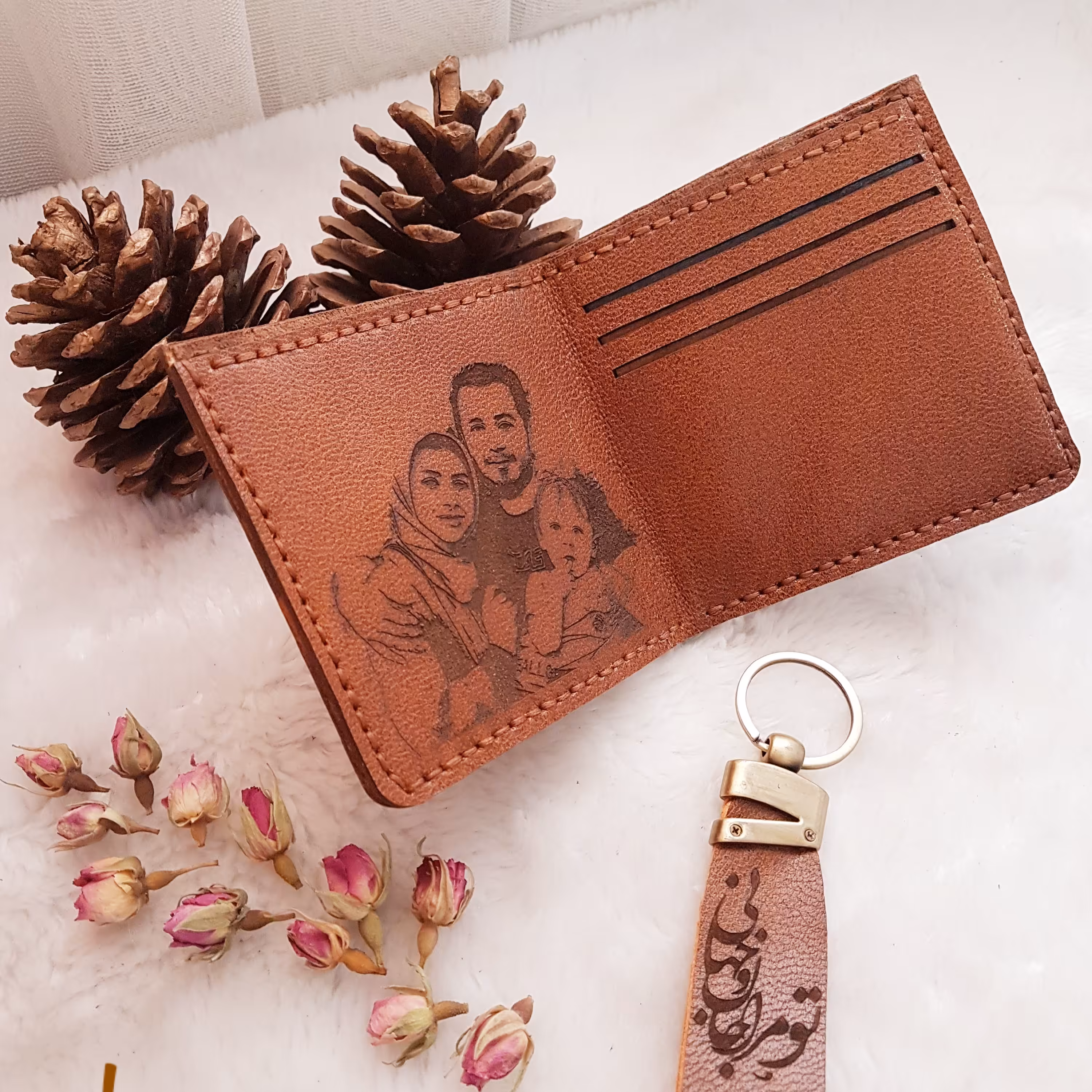 کیف پول چرم طبیعی مدل جیبی با حک چهره و متن دلخواه شما
