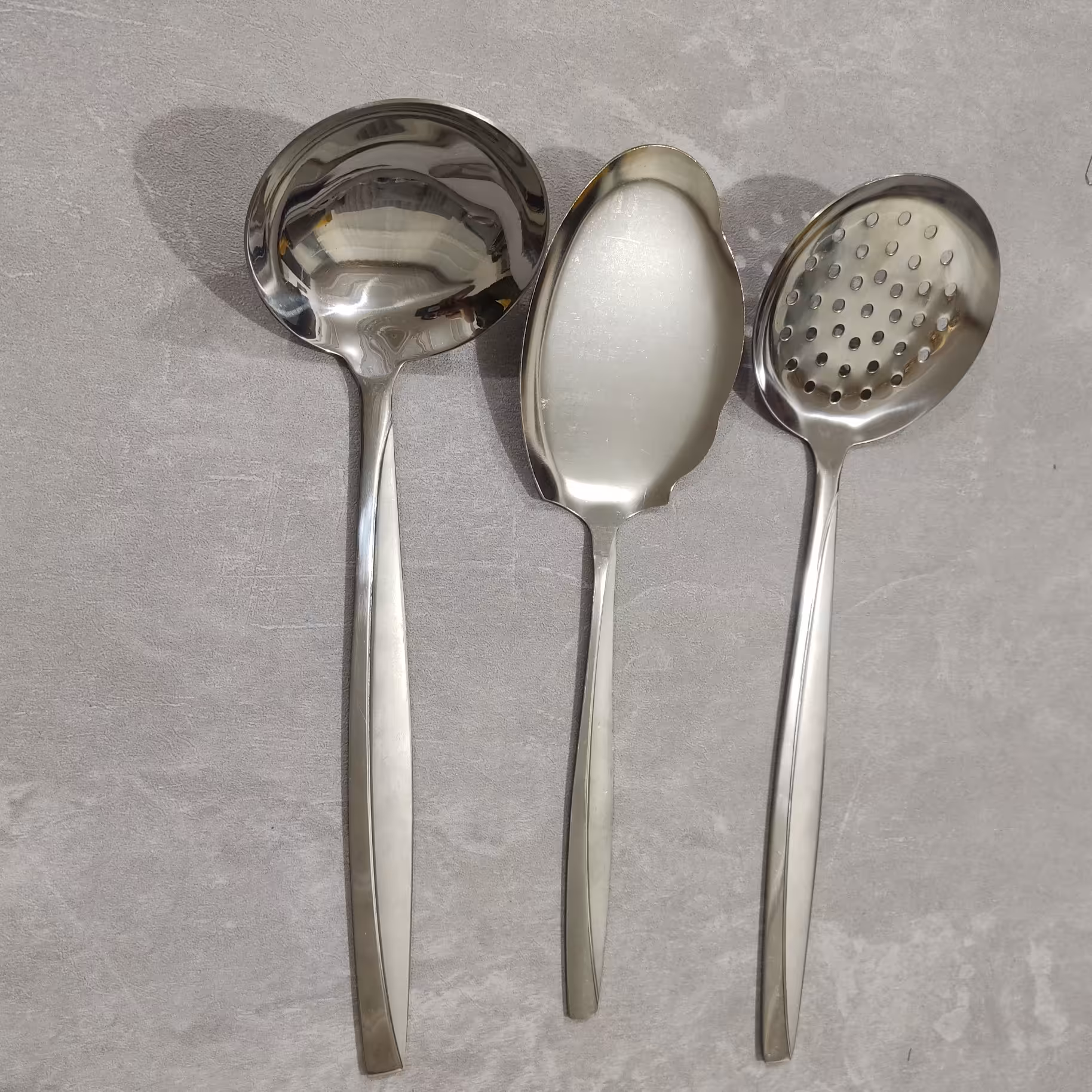 ست 3 تایی کفگیر سوراخ دار و کفگیر ساده و ملاقه(ملاغه) طرح ماینز  ضخیم  ( از هر کدام 1عدد ) (طرح مایز)