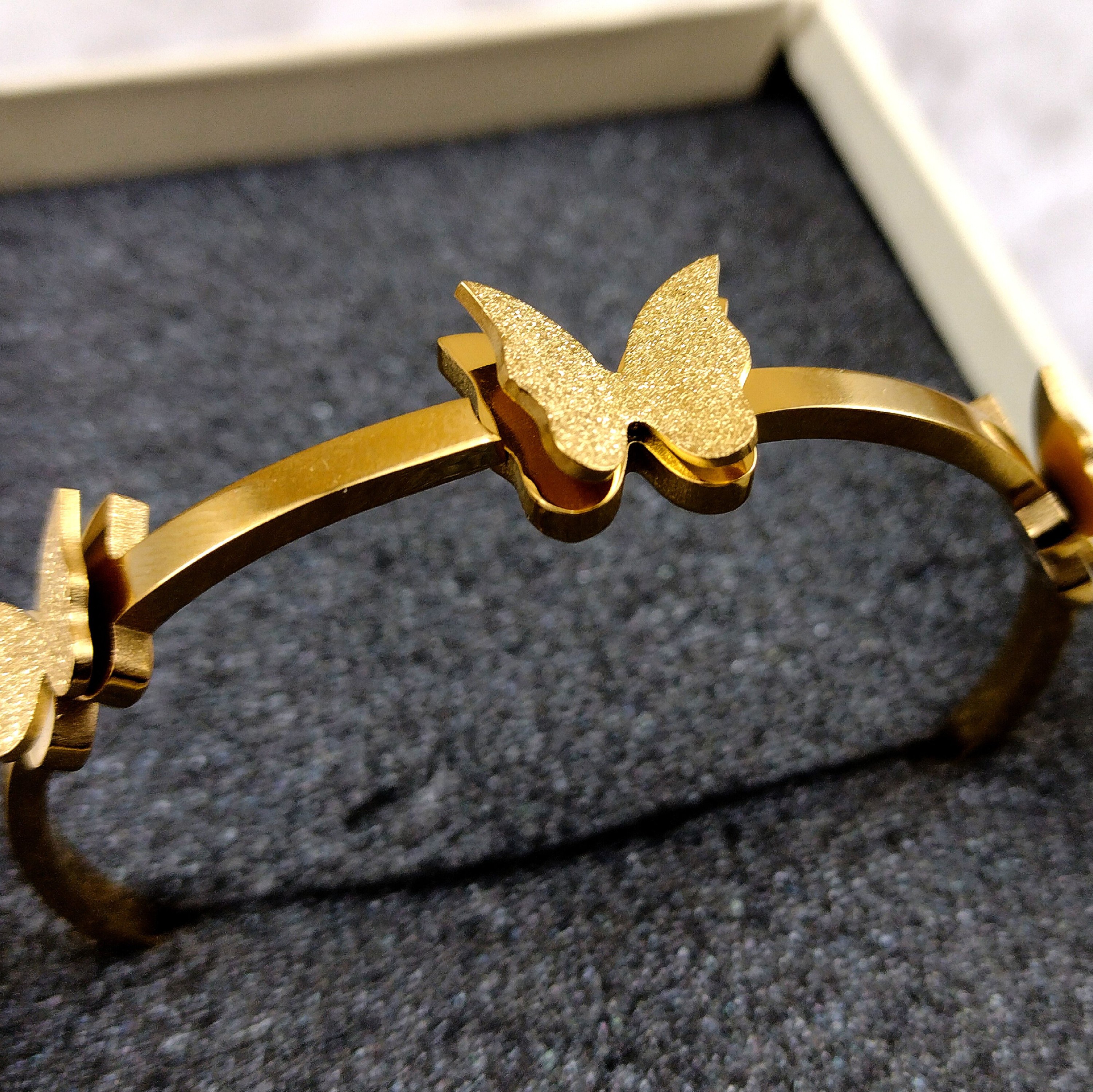 دستبند النگویی پروانه سه بعدی