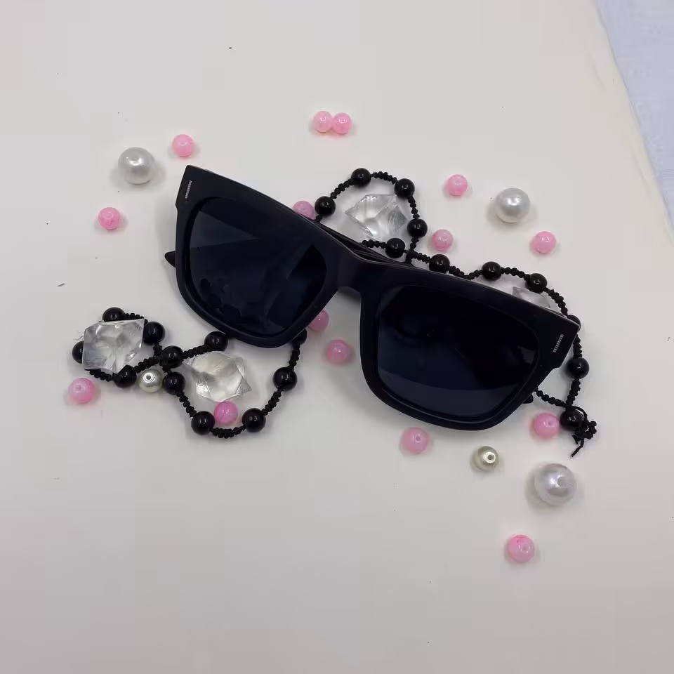 عینک آفتابی اسپرت مردانه فریم کاچو و مشکی رنگ شیشه مشکی