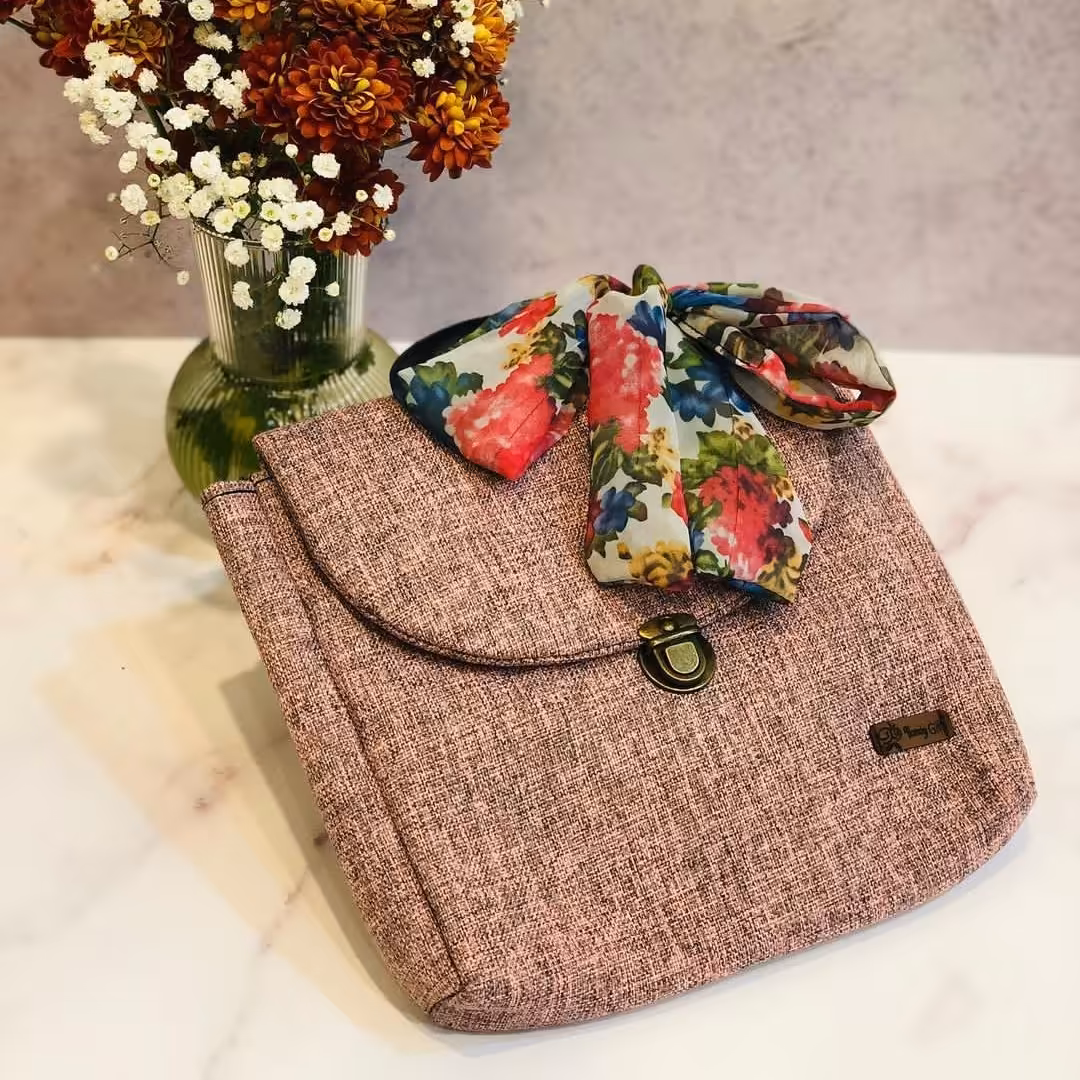 کیف دخترانه هنری جنس کتان و بند چرمی در رنگ بندی 